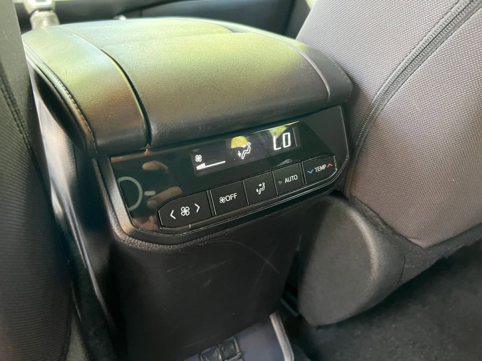 Thumbnail: 2025 Toyota Highlander - 25