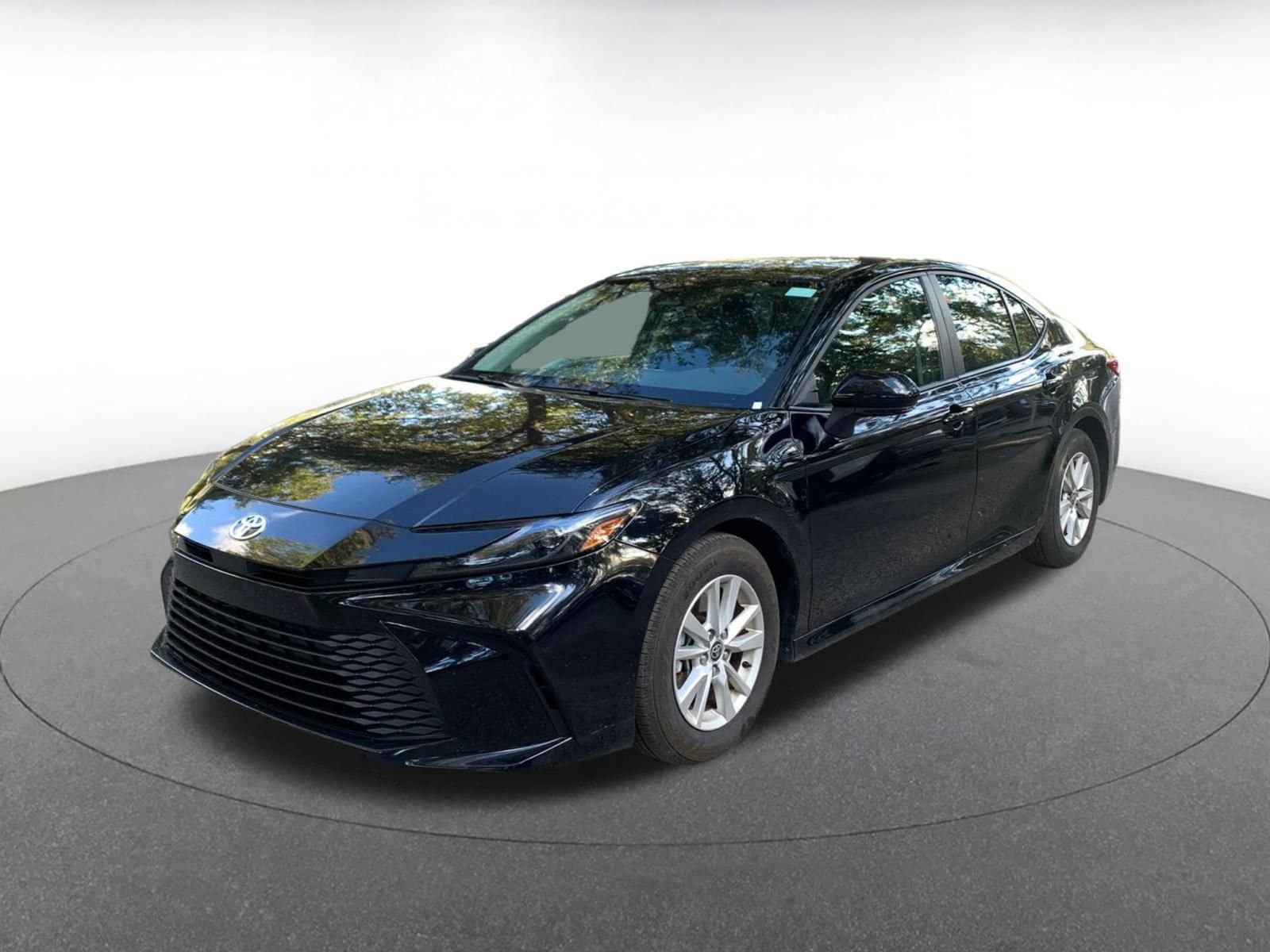 Thumbnail: 2025 Toyota Camry - 3