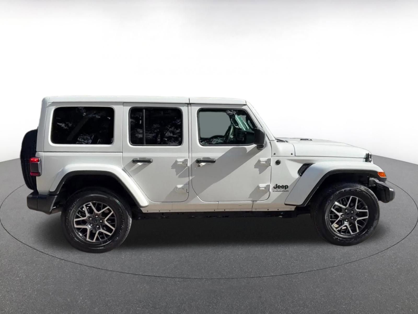 Thumbnail: 2025 Jeep Wrangler - 16