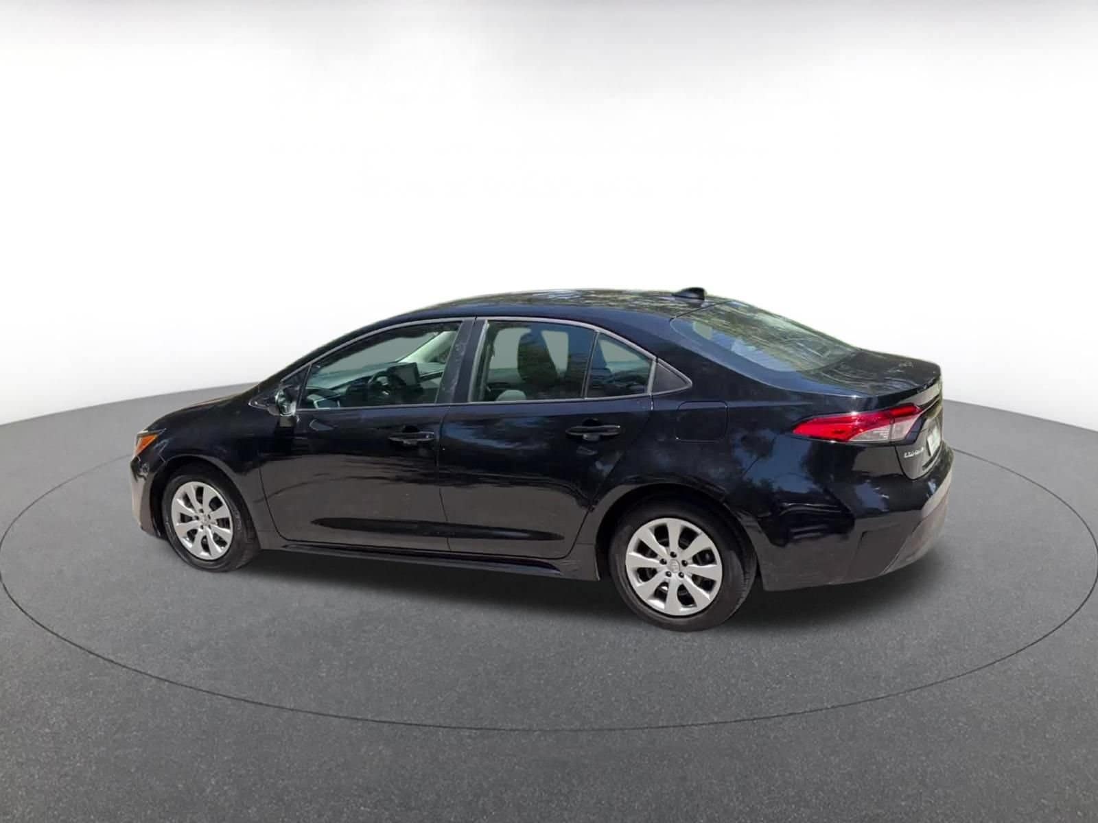 Thumbnail: 2025 Toyota Corolla - 10