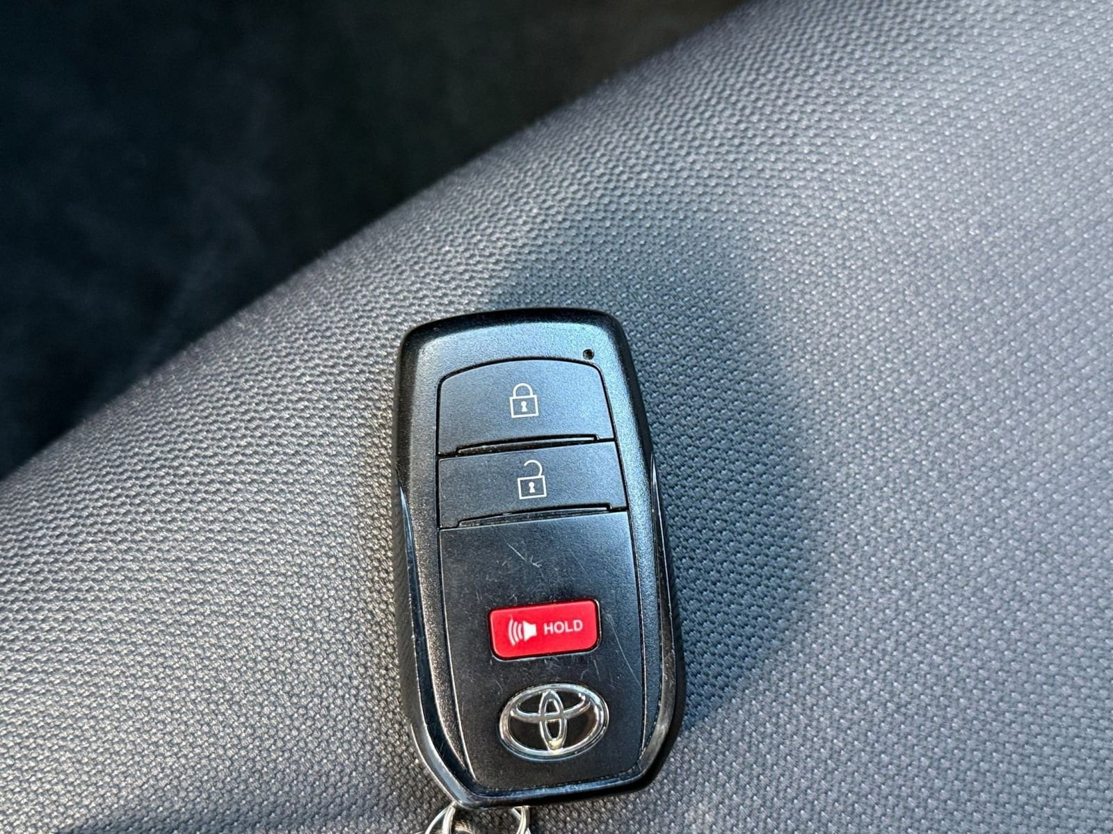 Thumbnail: 2025 Toyota Corolla Cross - 18