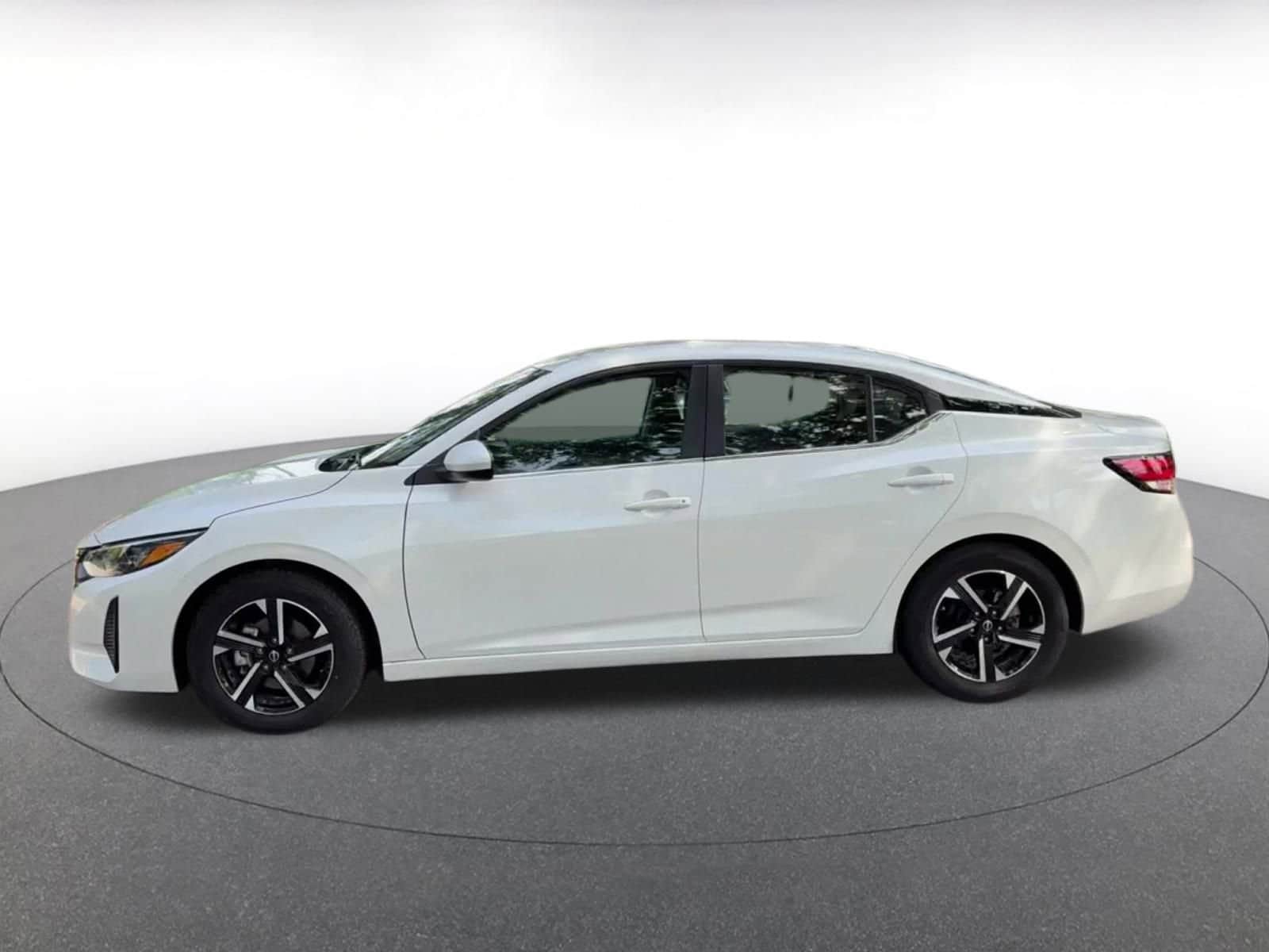 Thumbnail: 2024 Nissan Sentra - 9