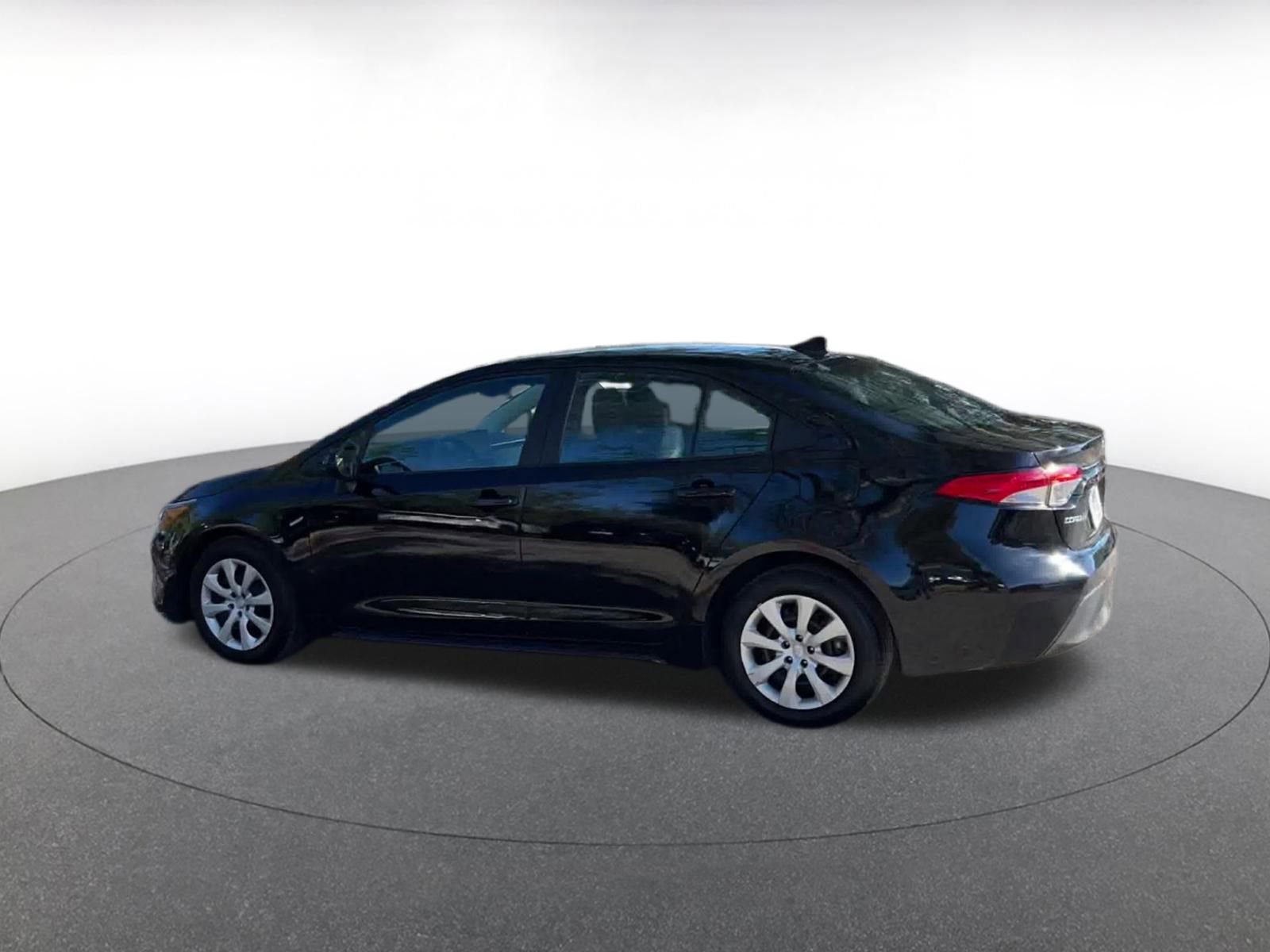 Thumbnail: 2025 Toyota Corolla - 10