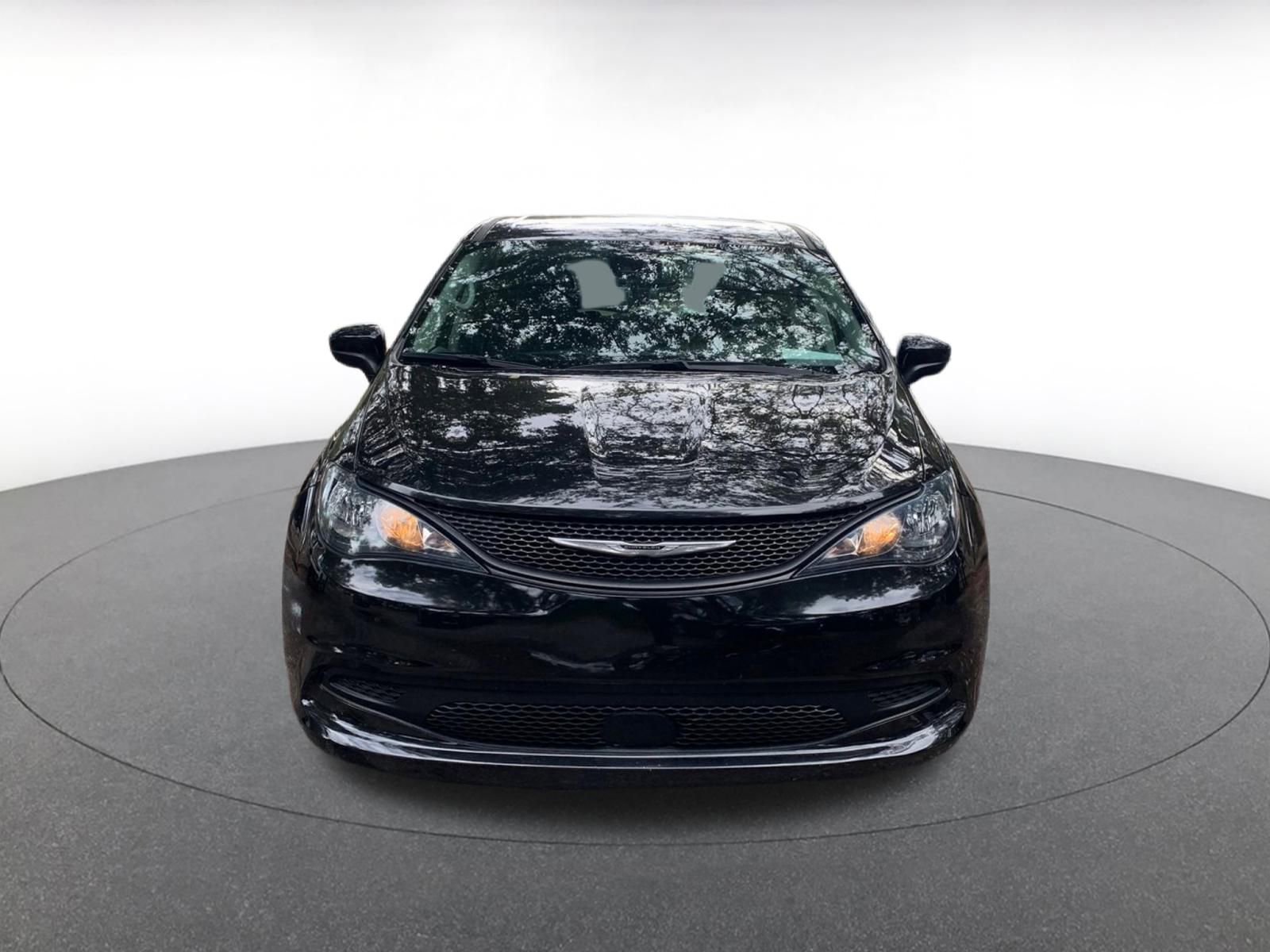 Thumbnail: 2023 Chrysler Voyager - 2