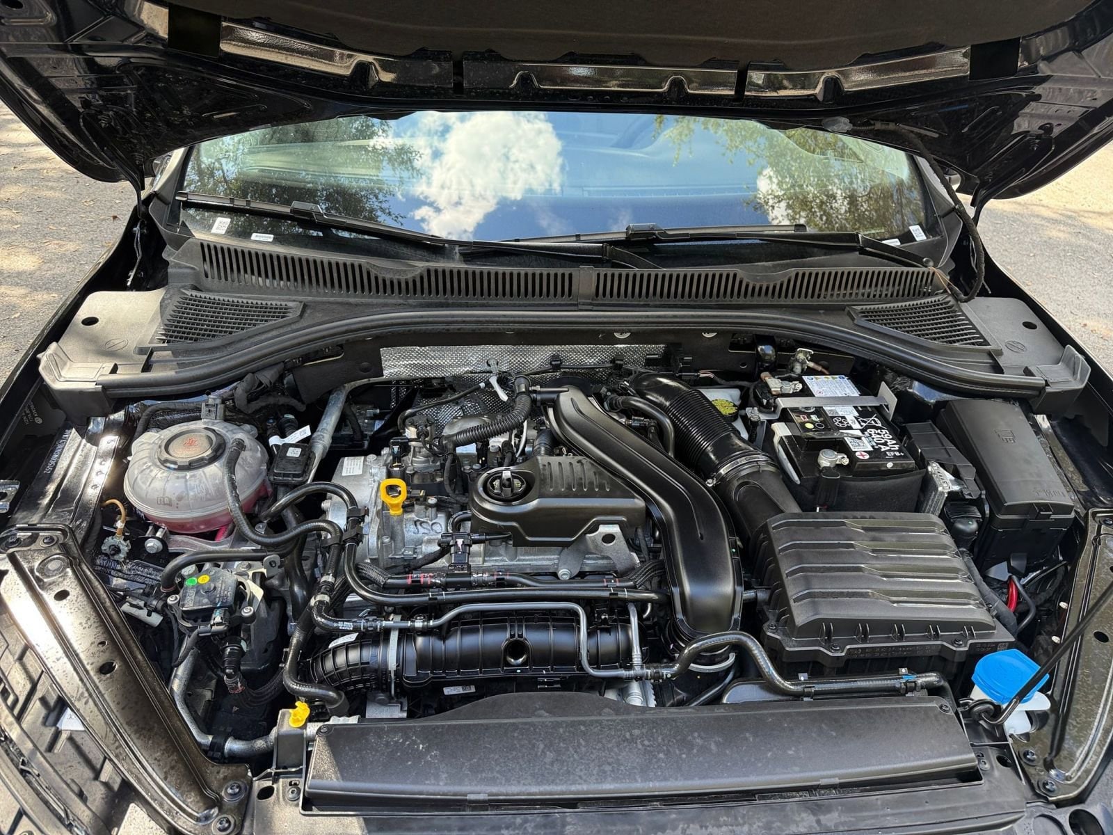 Thumbnail: 2025 Volkswagen Jetta - 25