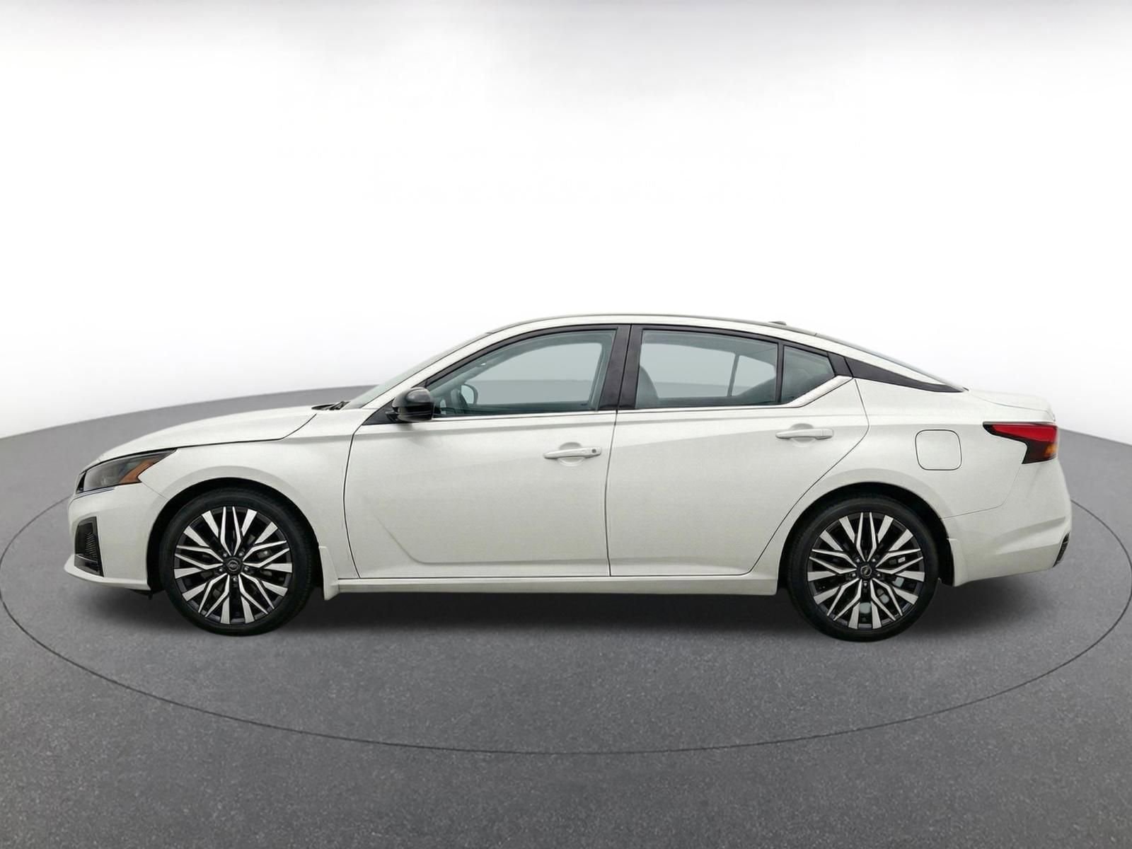 Thumbnail: 2025 Nissan Altima - 4