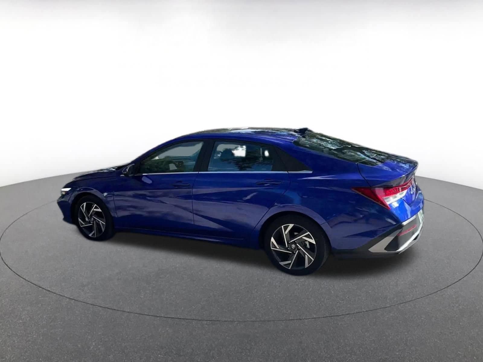 Thumbnail: 2025 Hyundai Elantra - 10