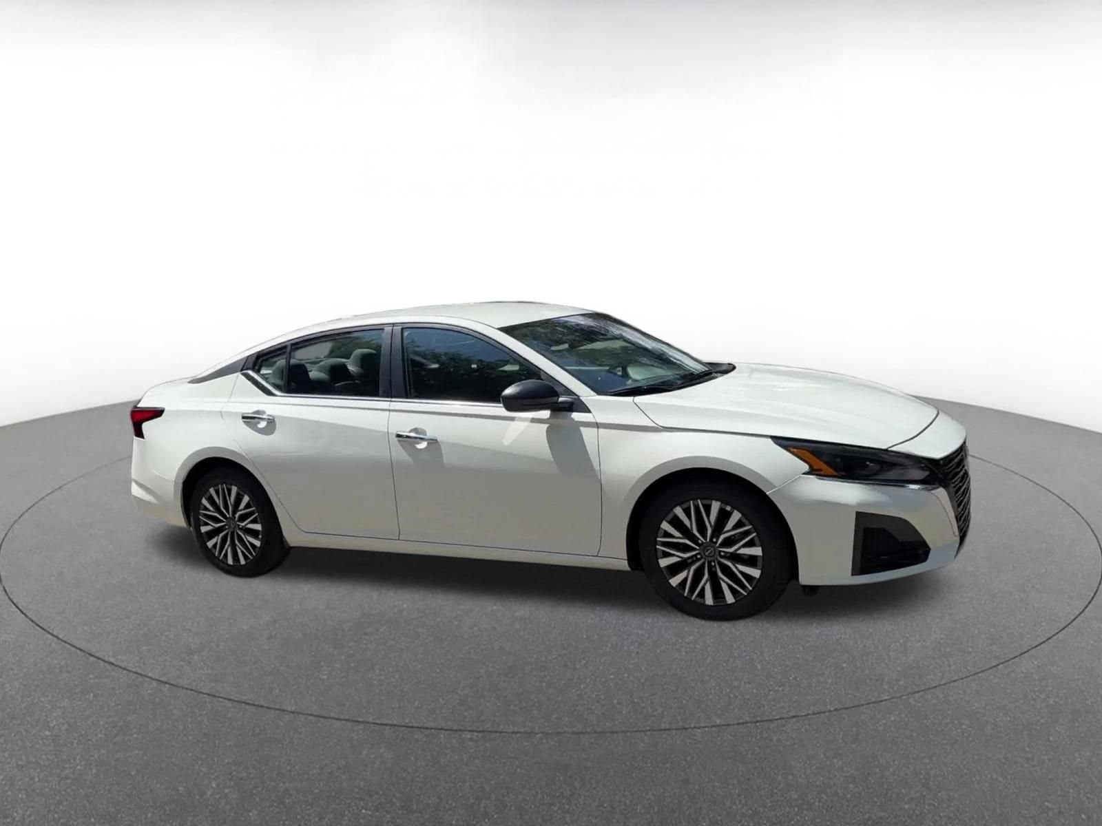 Thumbnail: 2025 Nissan Altima - 2