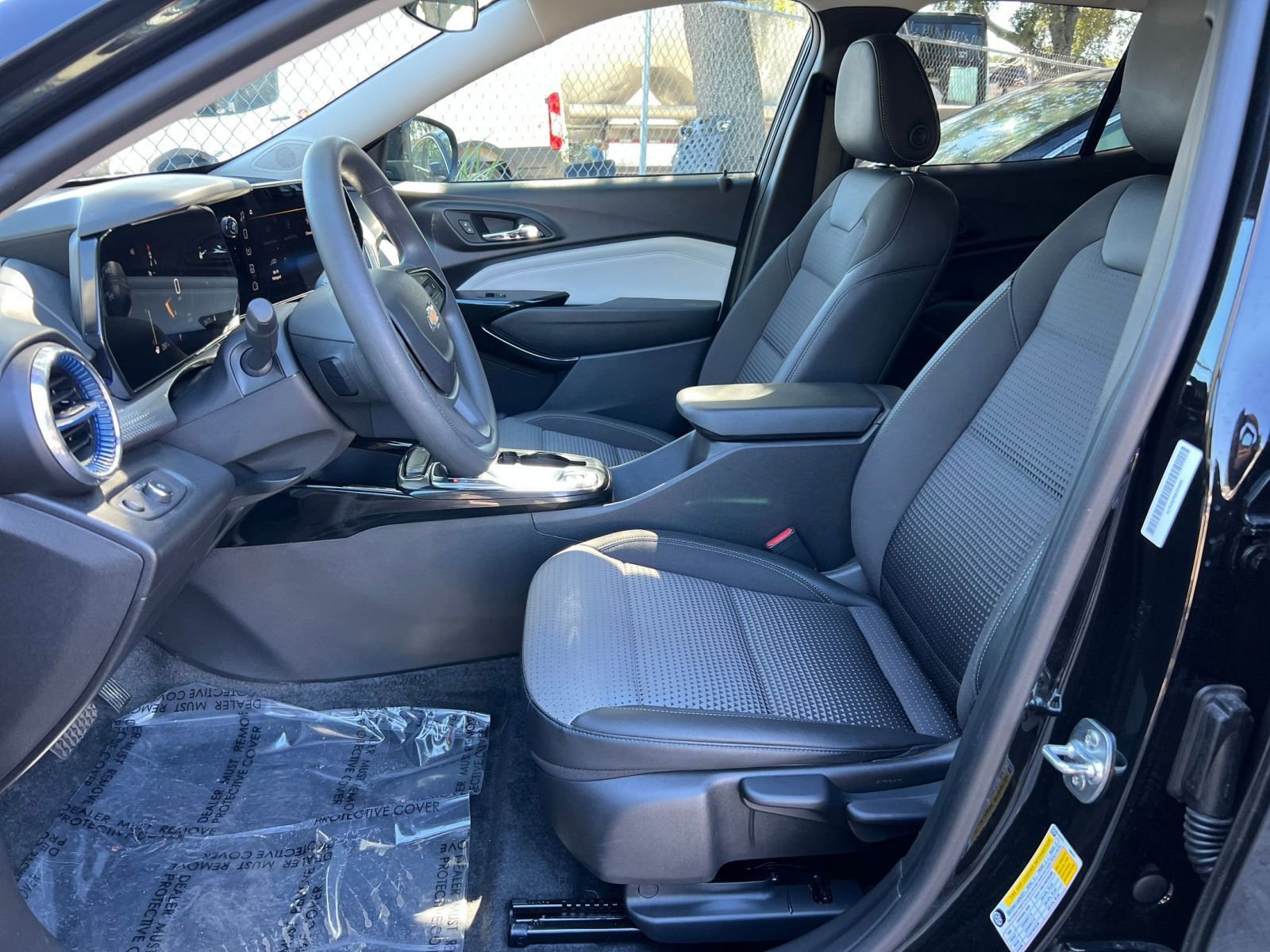 Thumbnail: 2025 Chevrolet Trax - 21