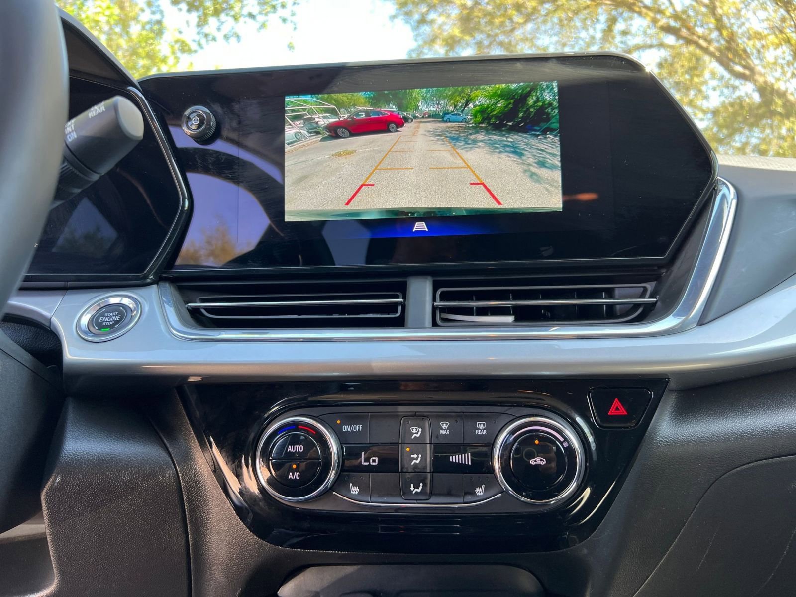 Thumbnail: 2025 Chevrolet Trax - 17