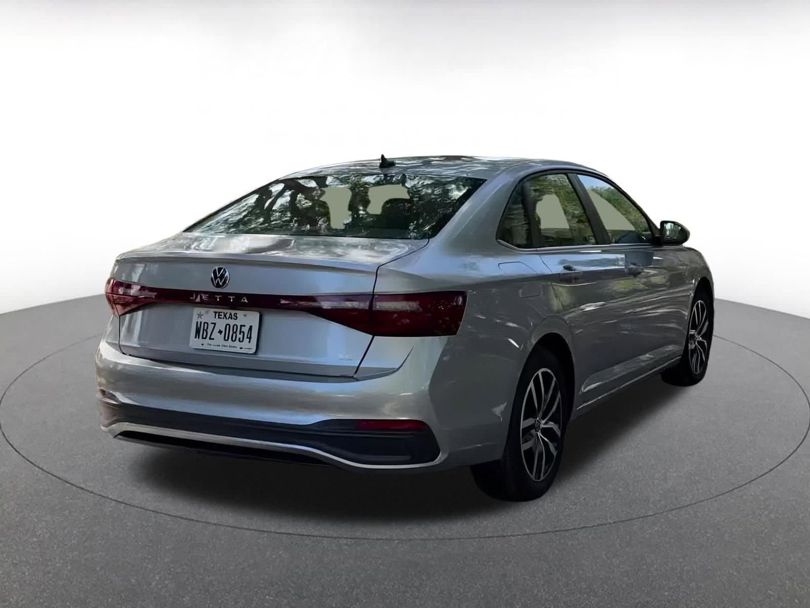 Thumbnail: 2025 Volkswagen Jetta - 15