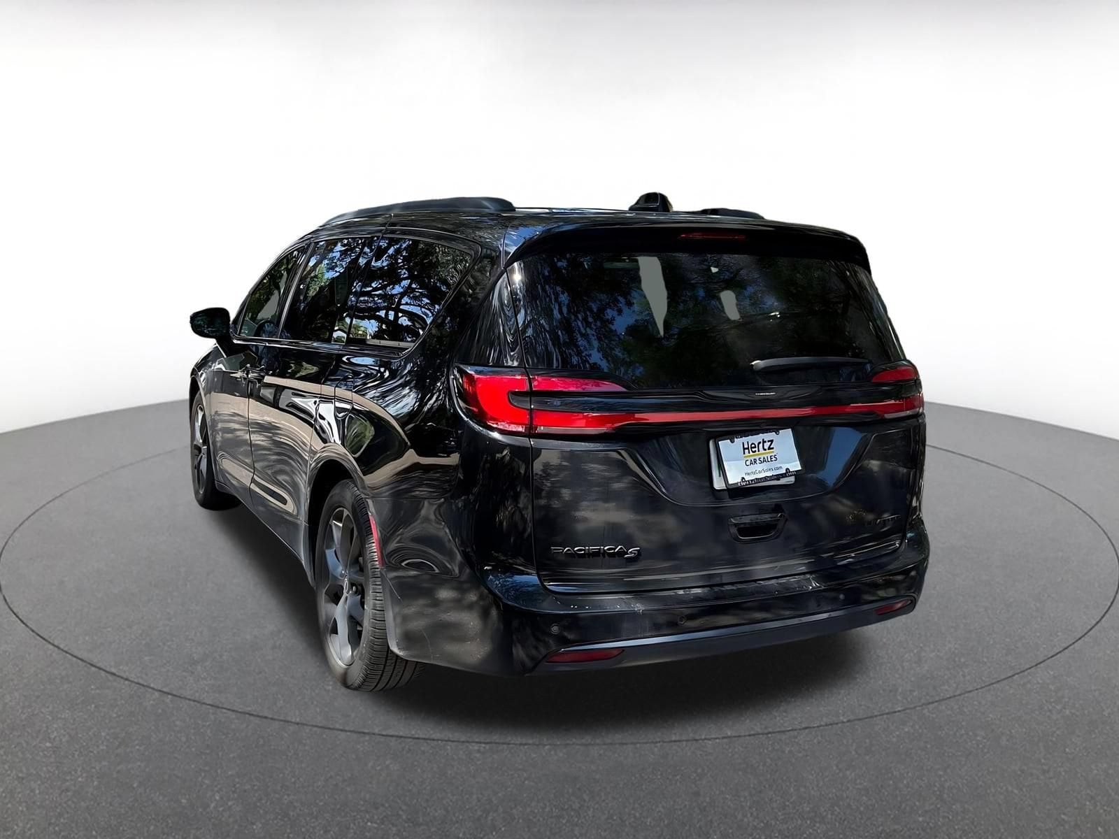 Thumbnail: 2025 Chrysler Pacifica - 5