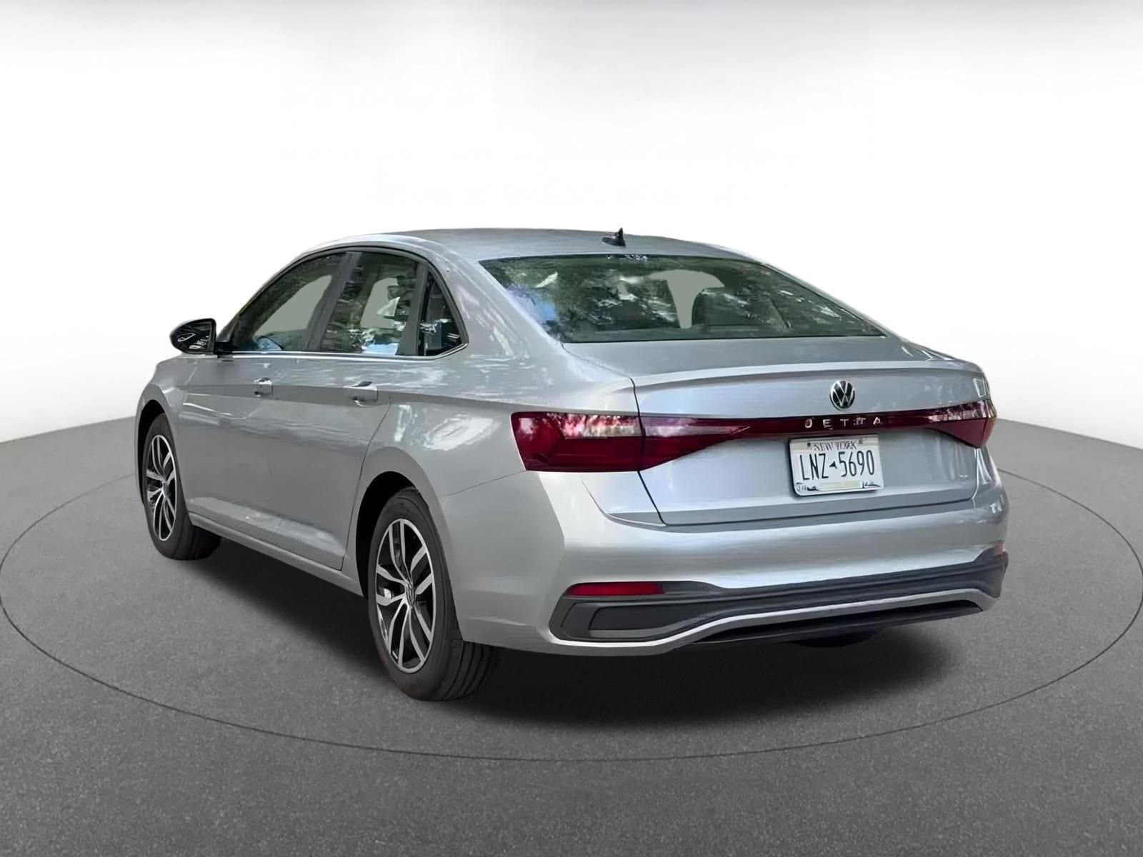 Thumbnail: 2025 Volkswagen Jetta - 11