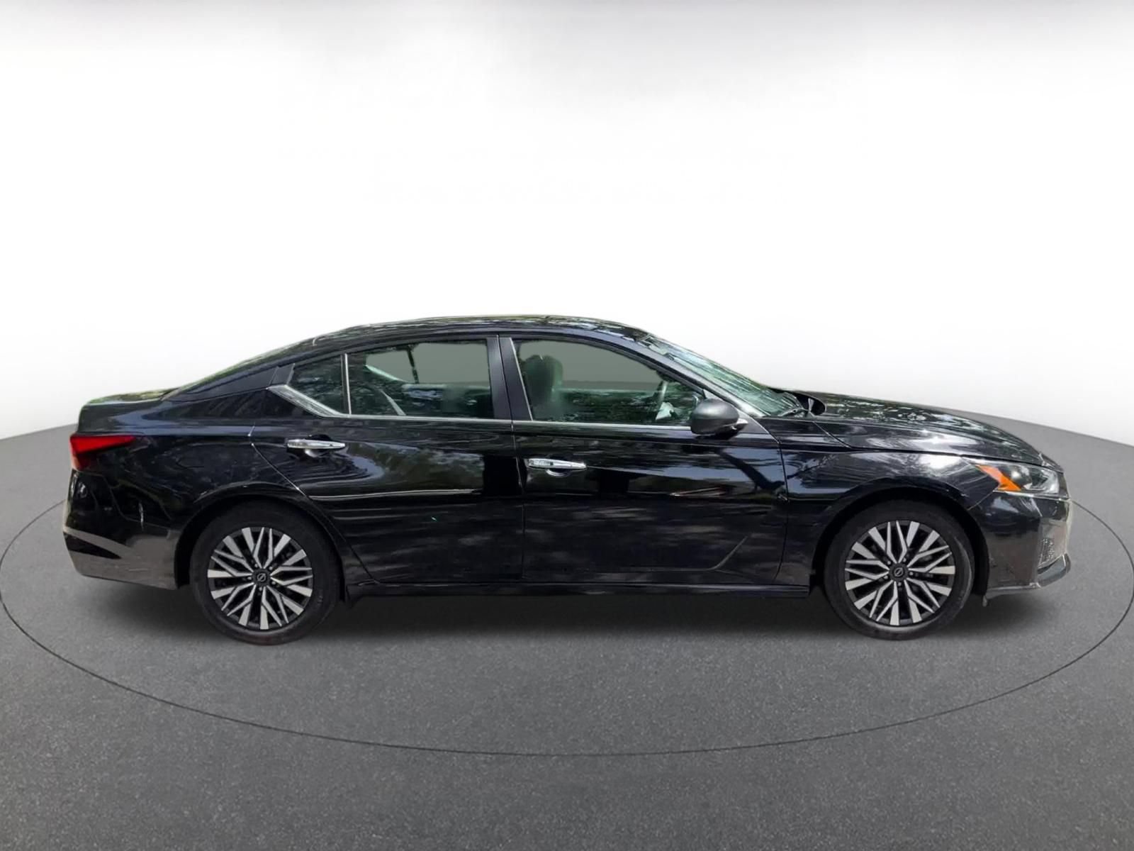 Thumbnail: 2025 Nissan Altima - 15