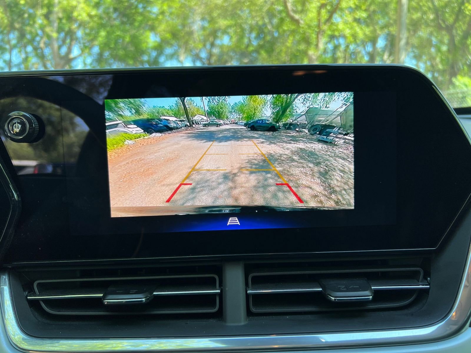 Thumbnail: 2025 Chevrolet Trax - 21