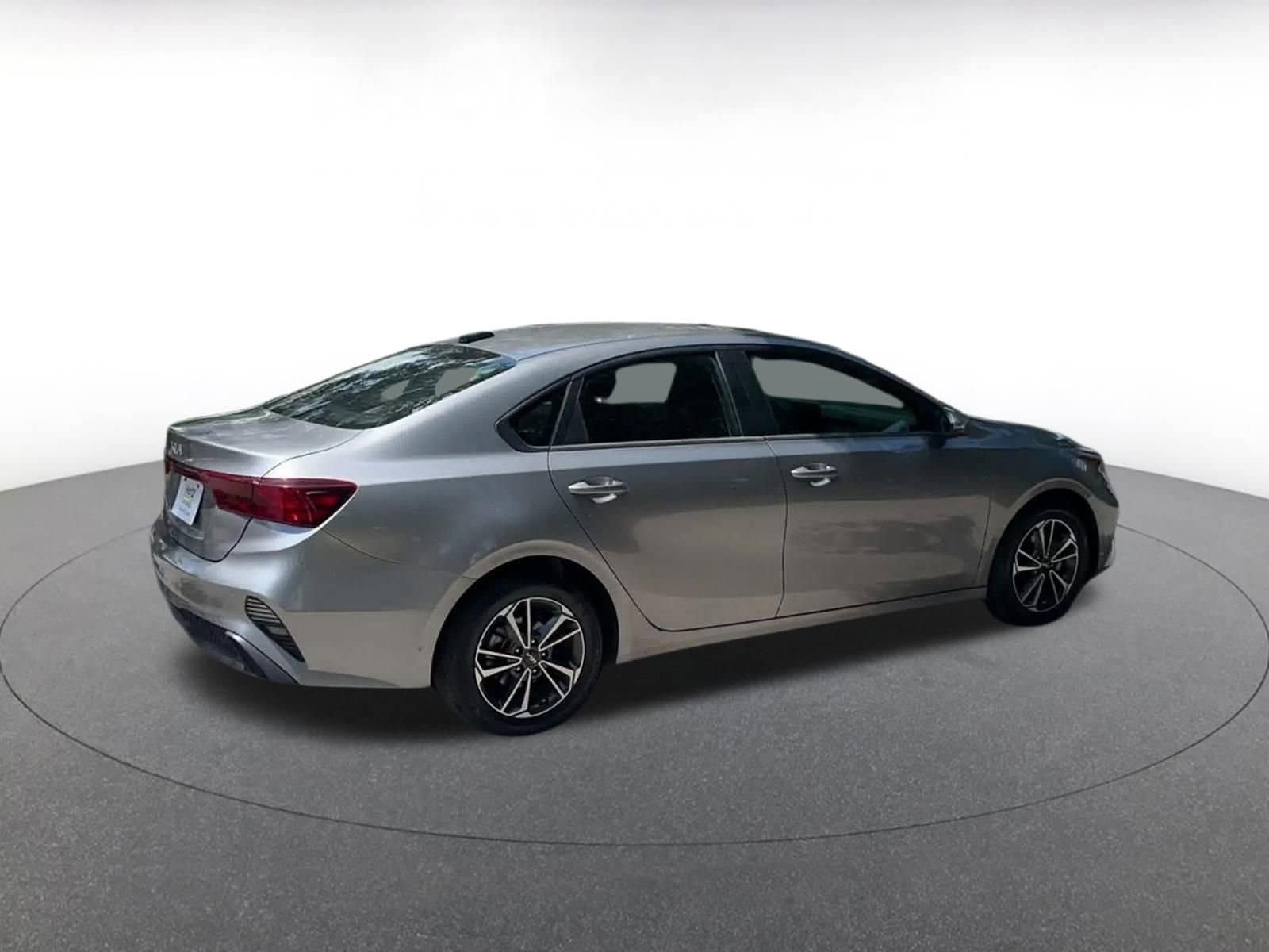 Thumbnail: 2024 Kia Forte - 15