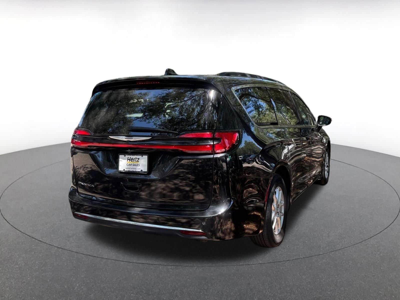 Thumbnail: 2022 Chrysler Pacifica - 7