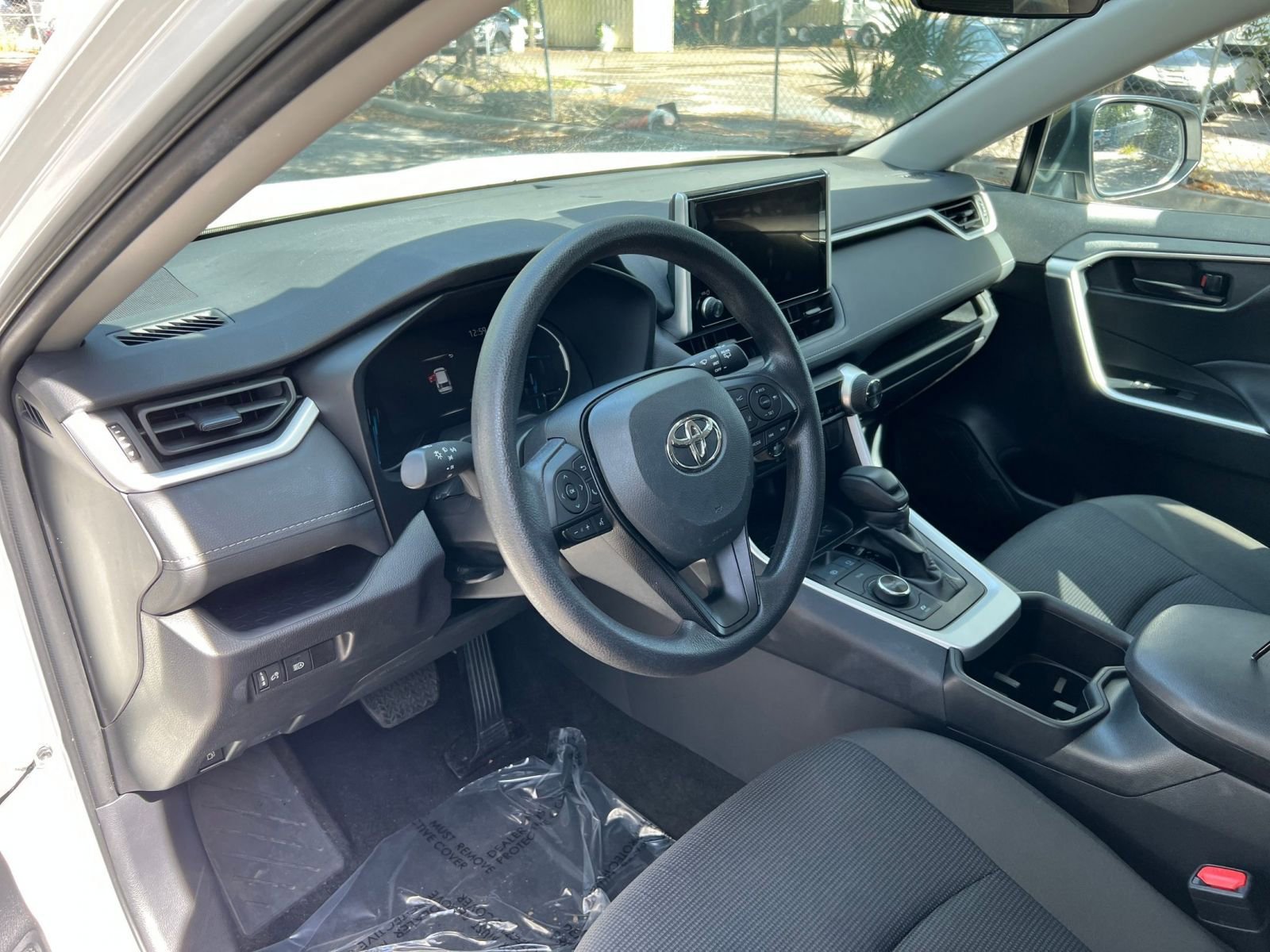 Thumbnail: 2025 Toyota RAV4 - 28