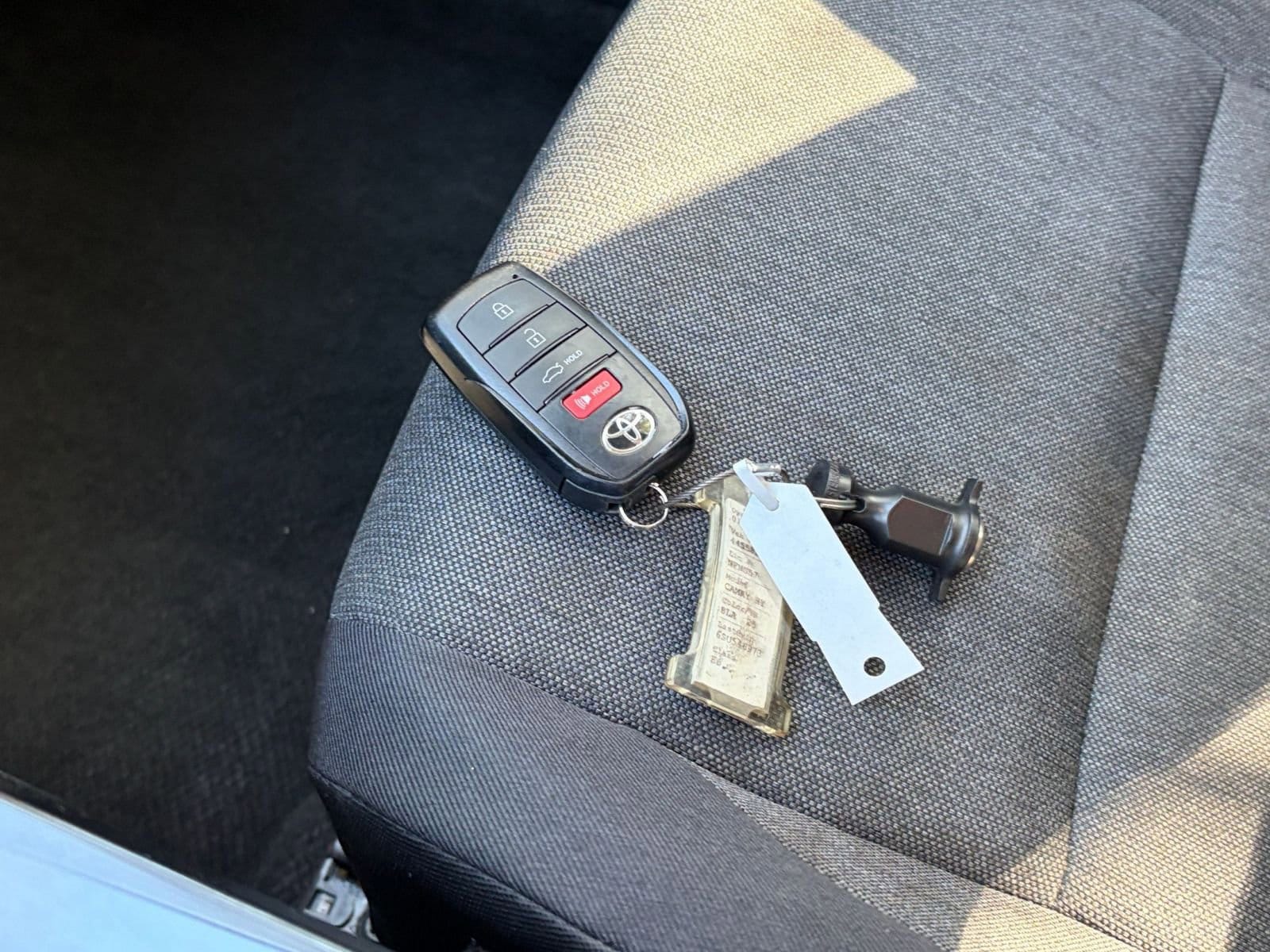 Thumbnail: 2025 Toyota Camry - 18