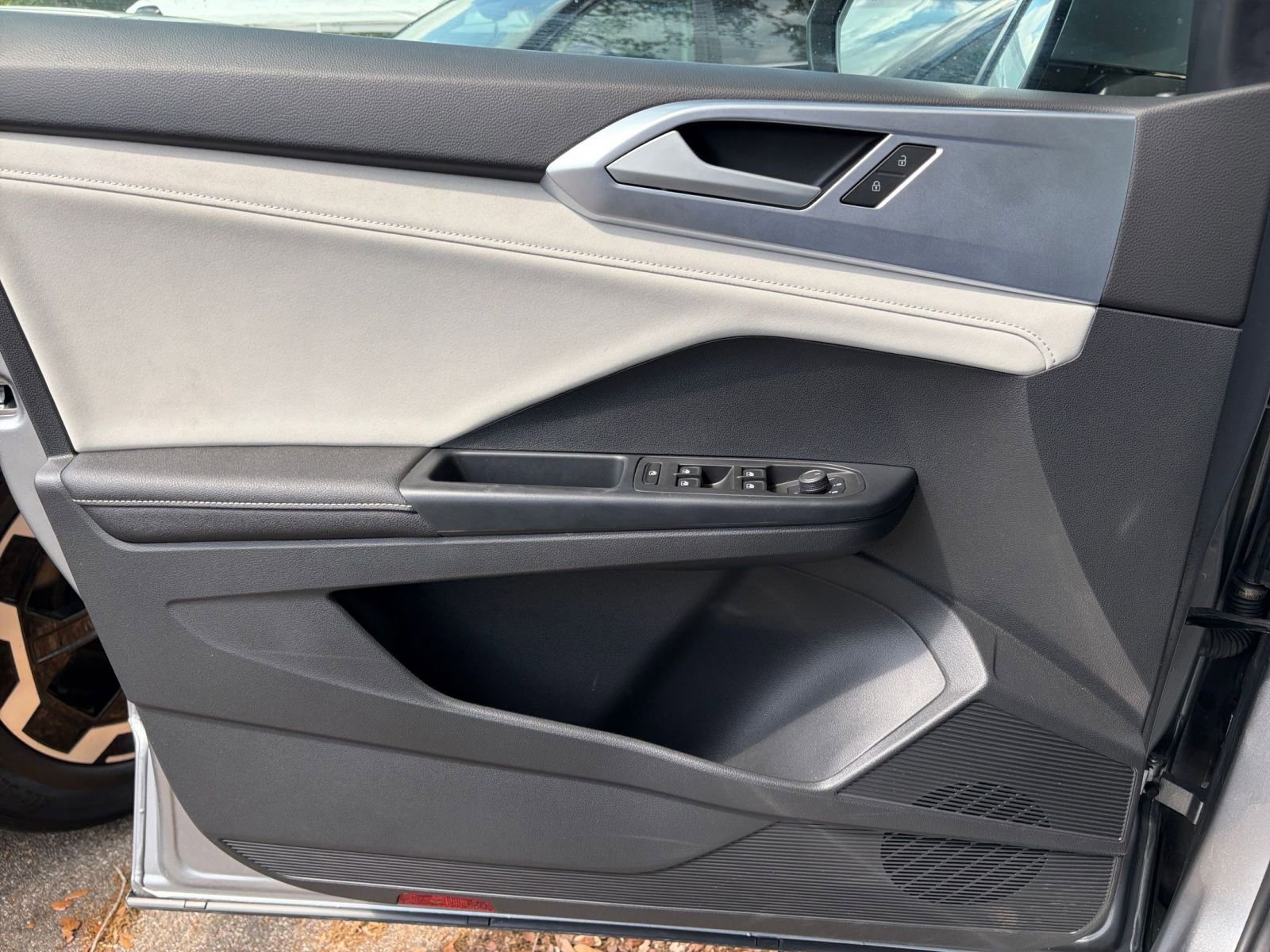 Thumbnail: 2025 Volkswagen Taos - 18