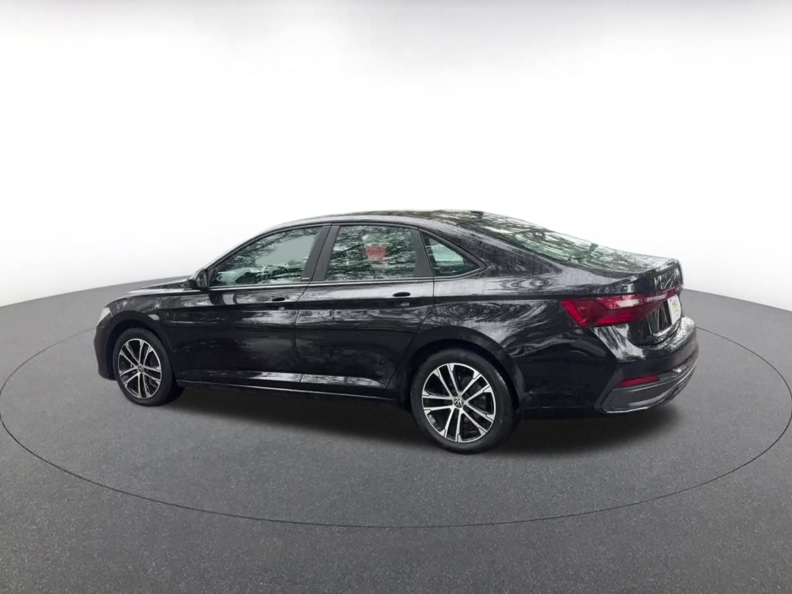 Thumbnail: 2025 Volkswagen Jetta - 10