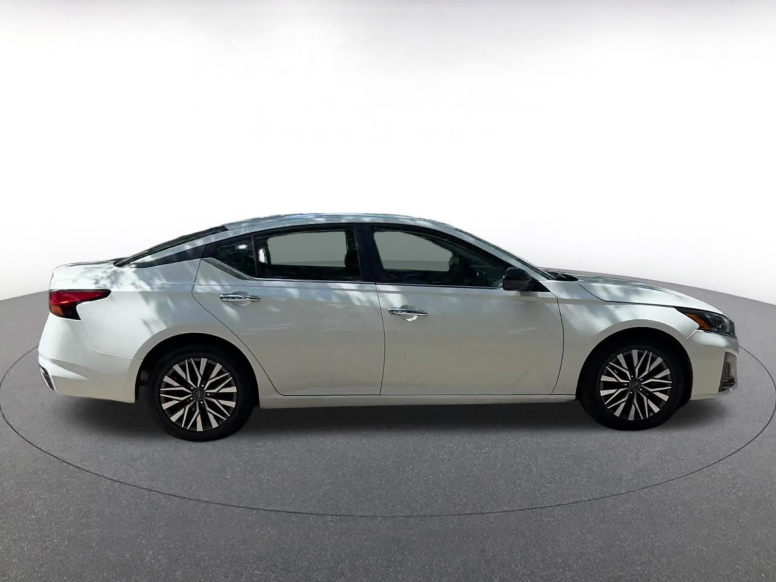 Thumbnail: 2025 Nissan Altima - 16