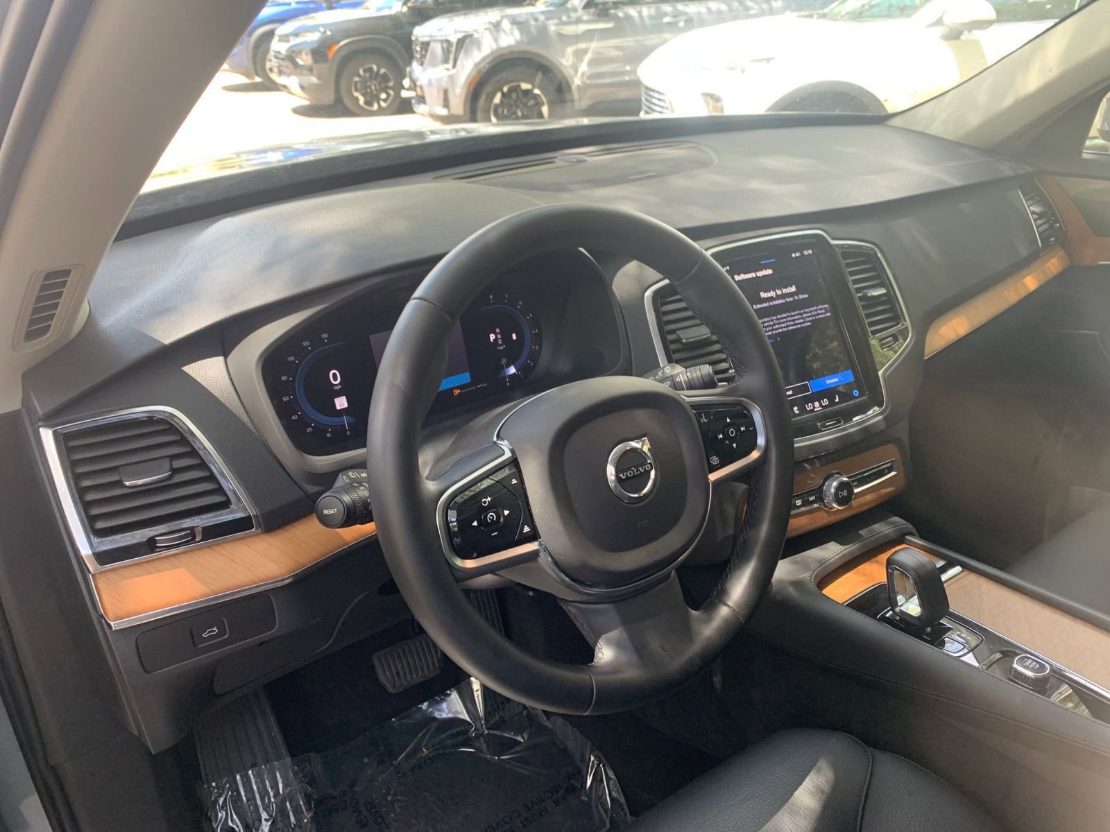 Thumbnail: 2024 Volvo XC90 - 28
