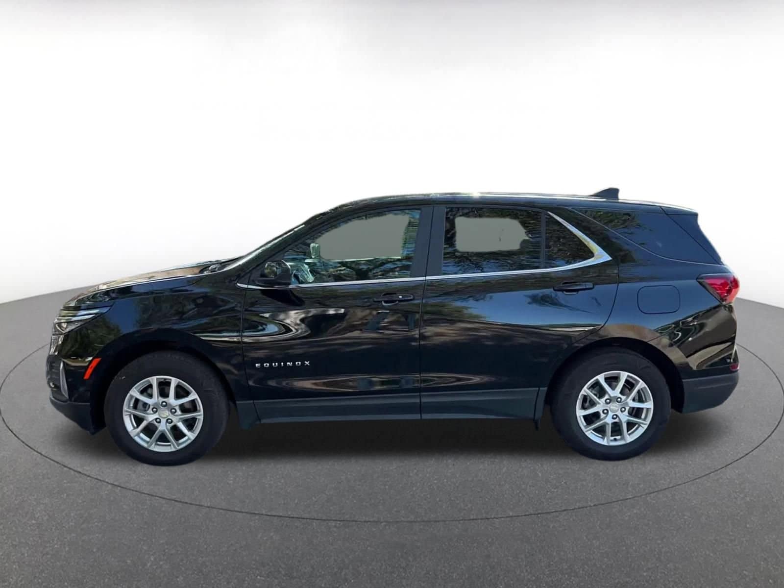 Thumbnail: 2023 Chevrolet Equinox - 9