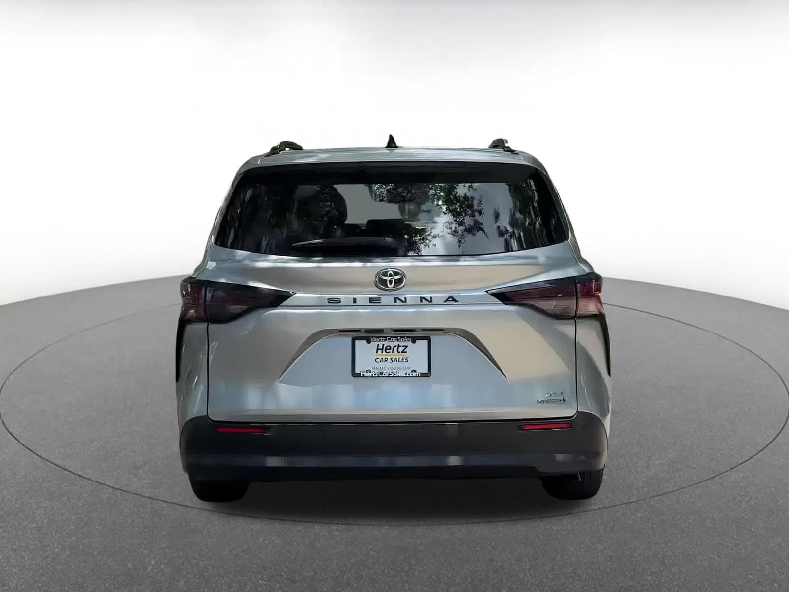 Thumbnail: 2023 Toyota Sienna - 12
