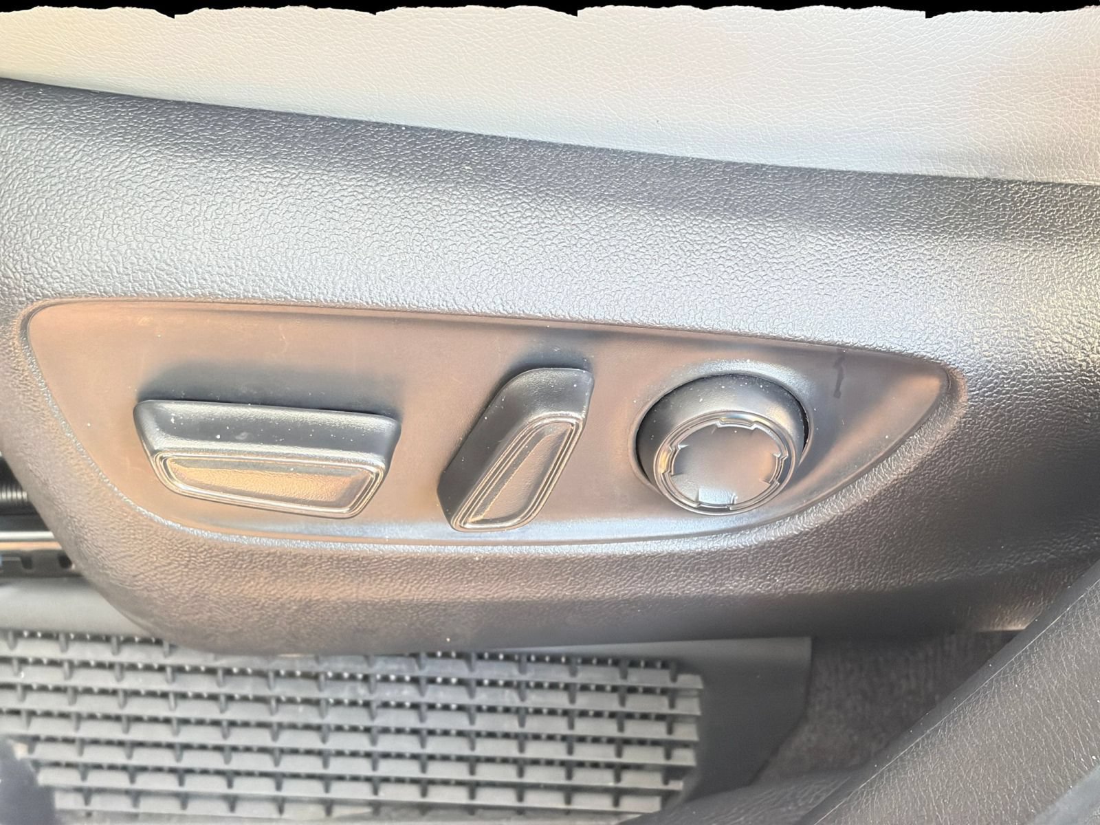 Thumbnail: 2025 Toyota Sienna - 22