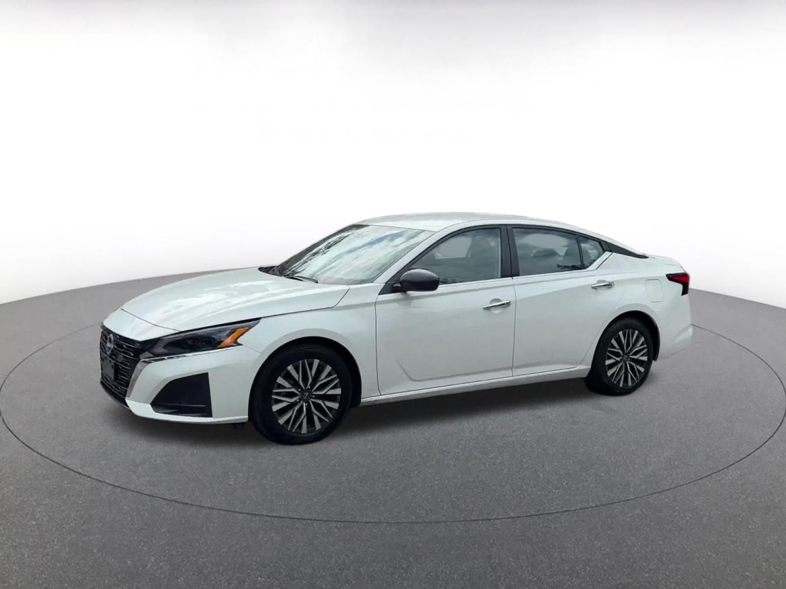Thumbnail: 2025 Nissan Altima - 7