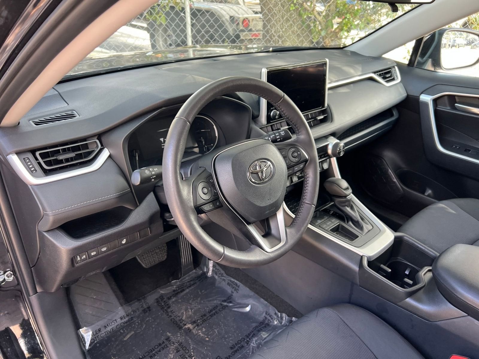 Thumbnail: 2025 Toyota RAV4 - 28