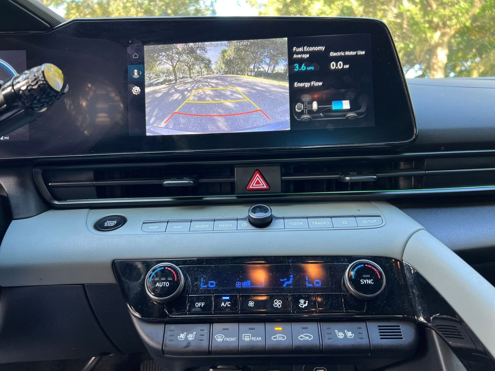 Thumbnail: 2025 Hyundai Elantra - 17