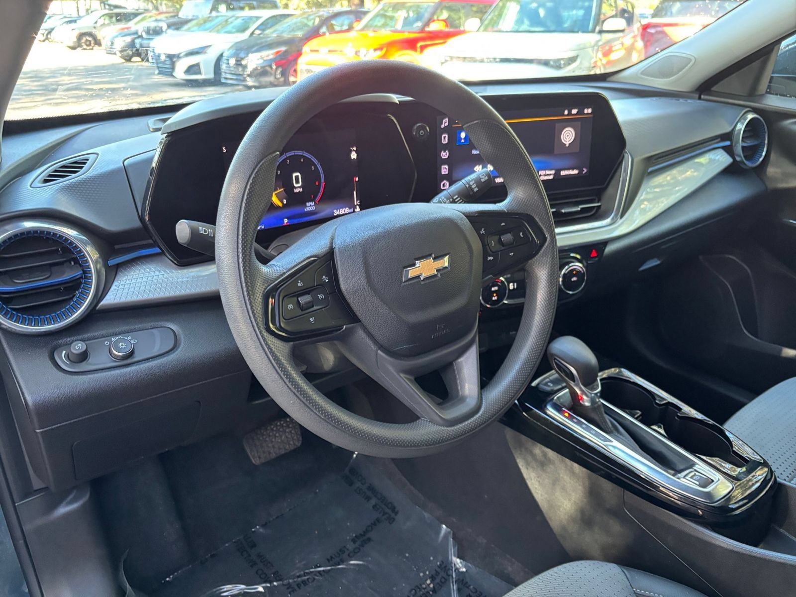 Thumbnail: 2025 Chevrolet Trax - 32
