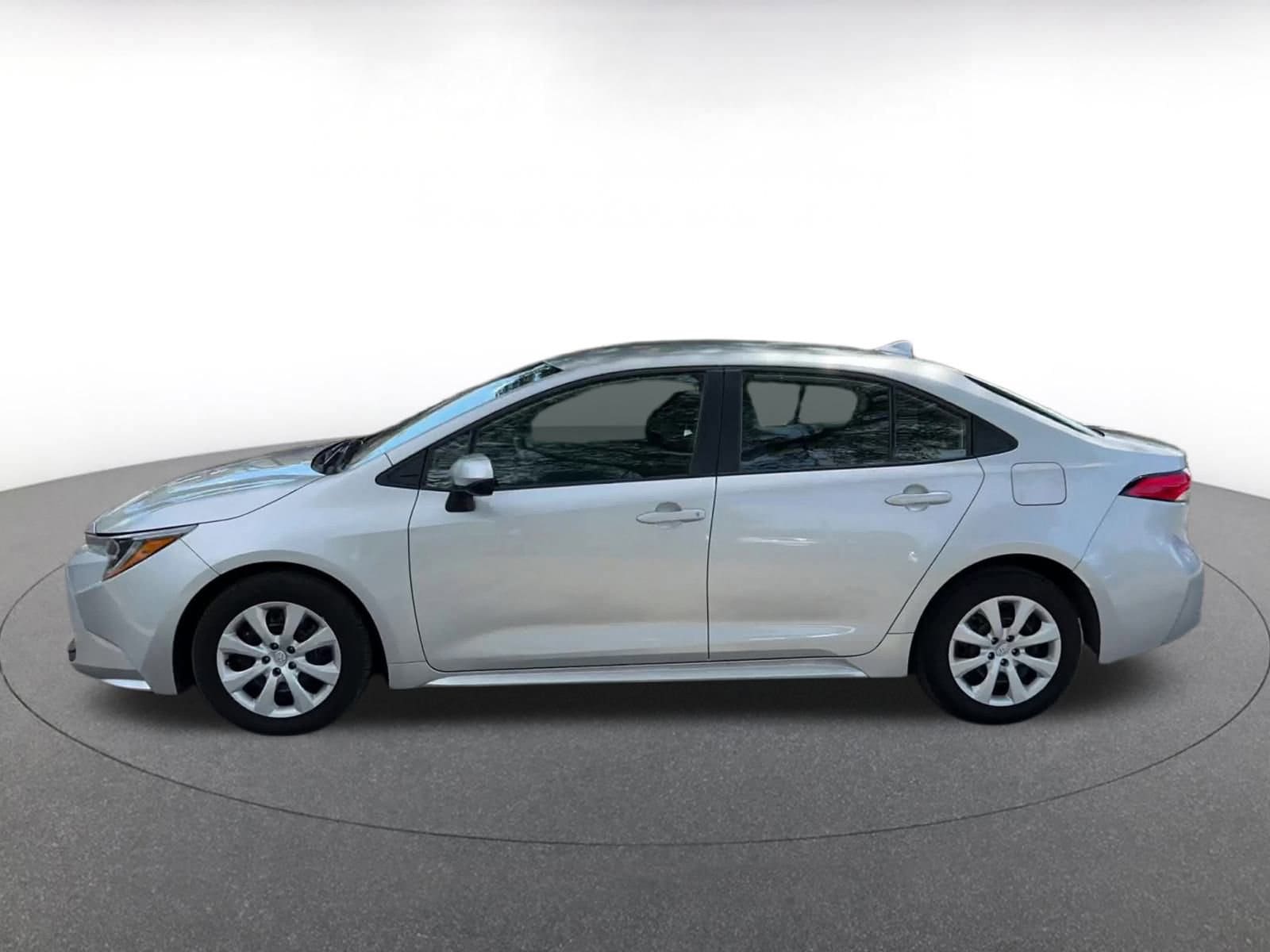 Thumbnail: 2024 Toyota Corolla - 9