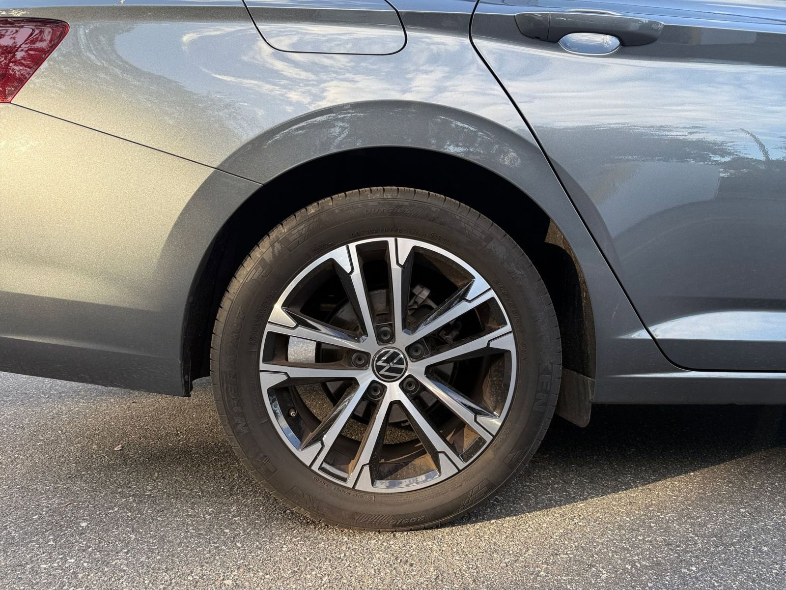 Thumbnail: 2025 Volkswagen Jetta - 23