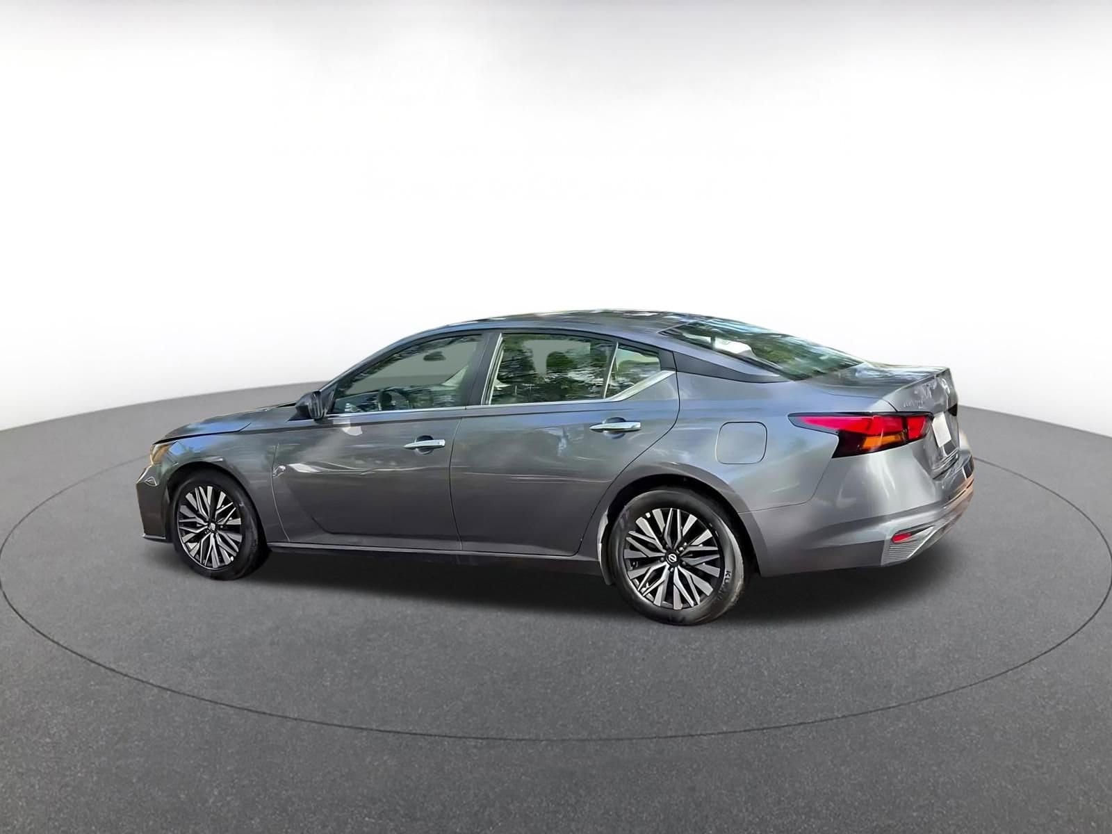 Thumbnail: 2025 Nissan Altima - 8