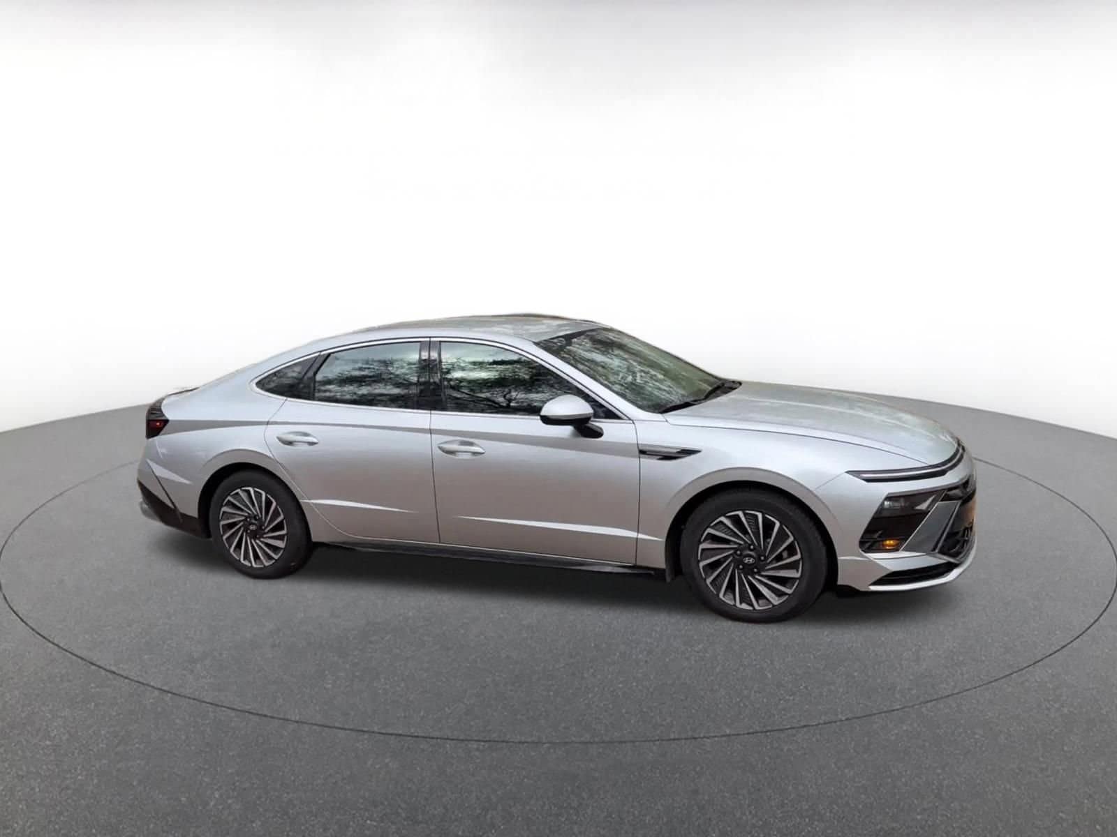 Thumbnail: 2025 Hyundai Sonata - 2