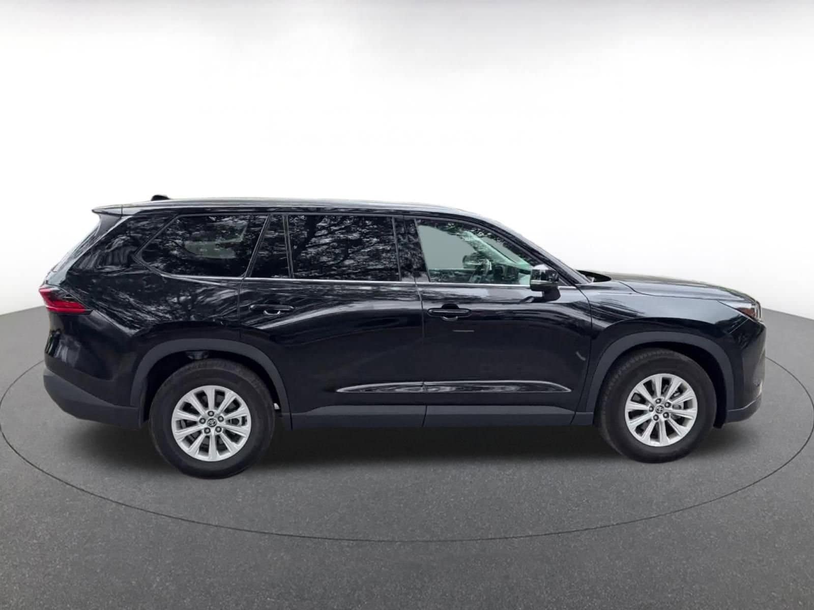 Thumbnail: 2025 Toyota Grand Highlander - 16