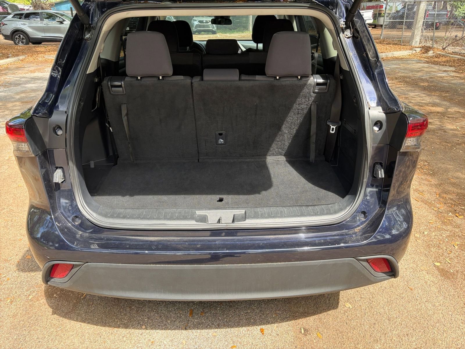 Thumbnail: 2025 Toyota Highlander - 32