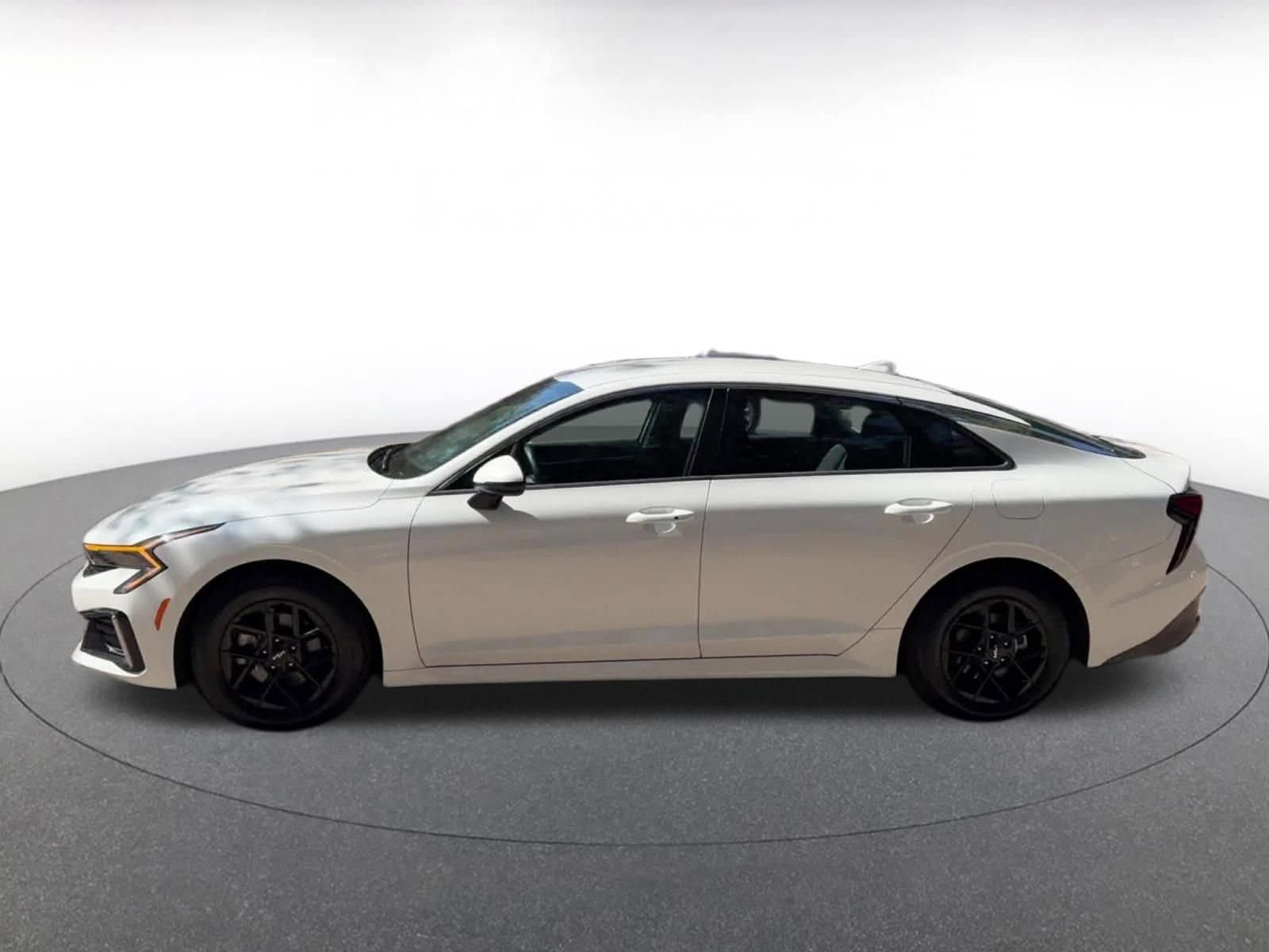 Thumbnail: 2025 Kia K5 - 9