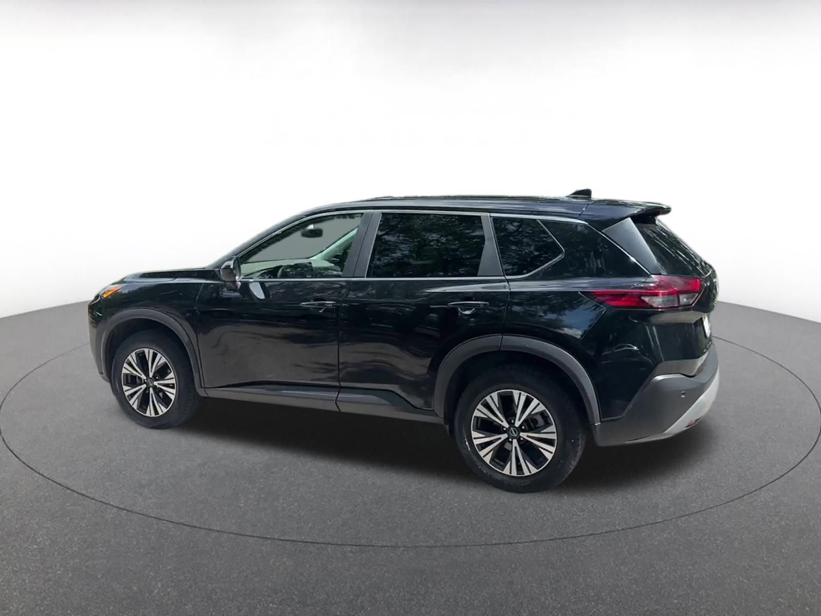 Thumbnail: 2023 Nissan Rogue - 10