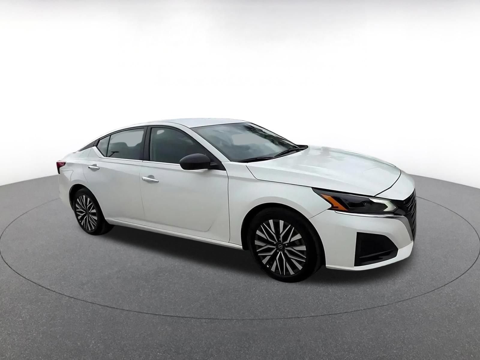Thumbnail: 2025 Nissan Altima - 2