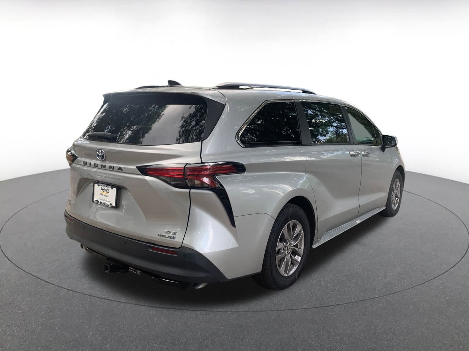 Thumbnail: 2022 Toyota Sienna - 7