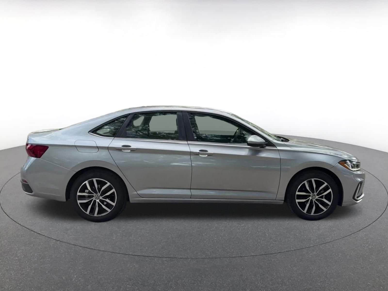 Thumbnail: 2025 Volkswagen Jetta - 16