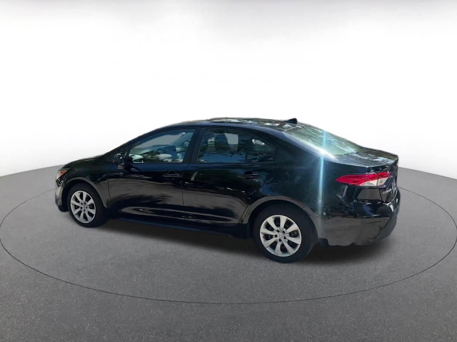 Thumbnail: 2023 Toyota Corolla - 10