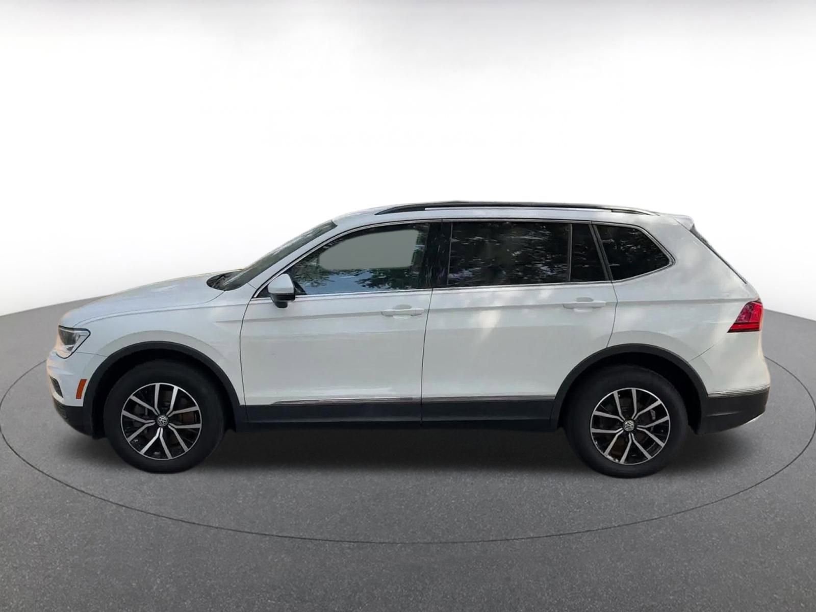 Thumbnail: 2021 Volkswagen Tiguan - 8