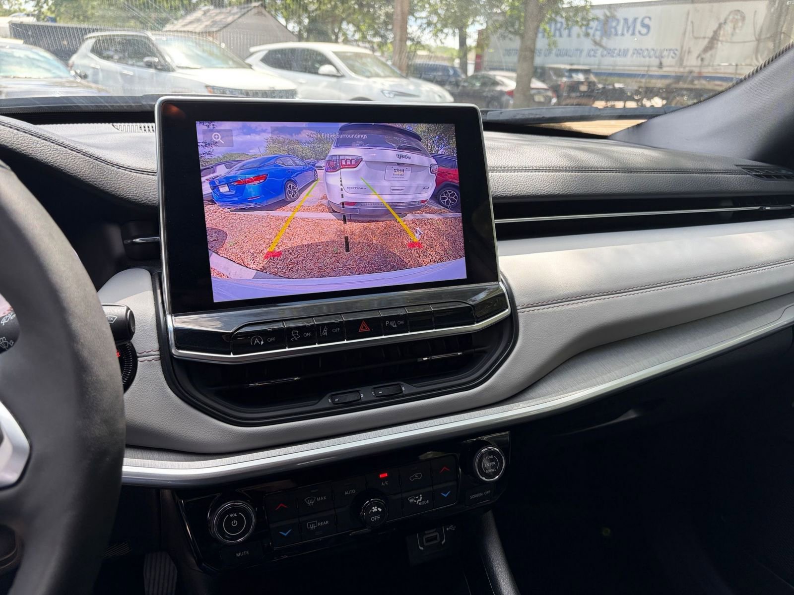 Thumbnail: 2025 Jeep Compass - 17