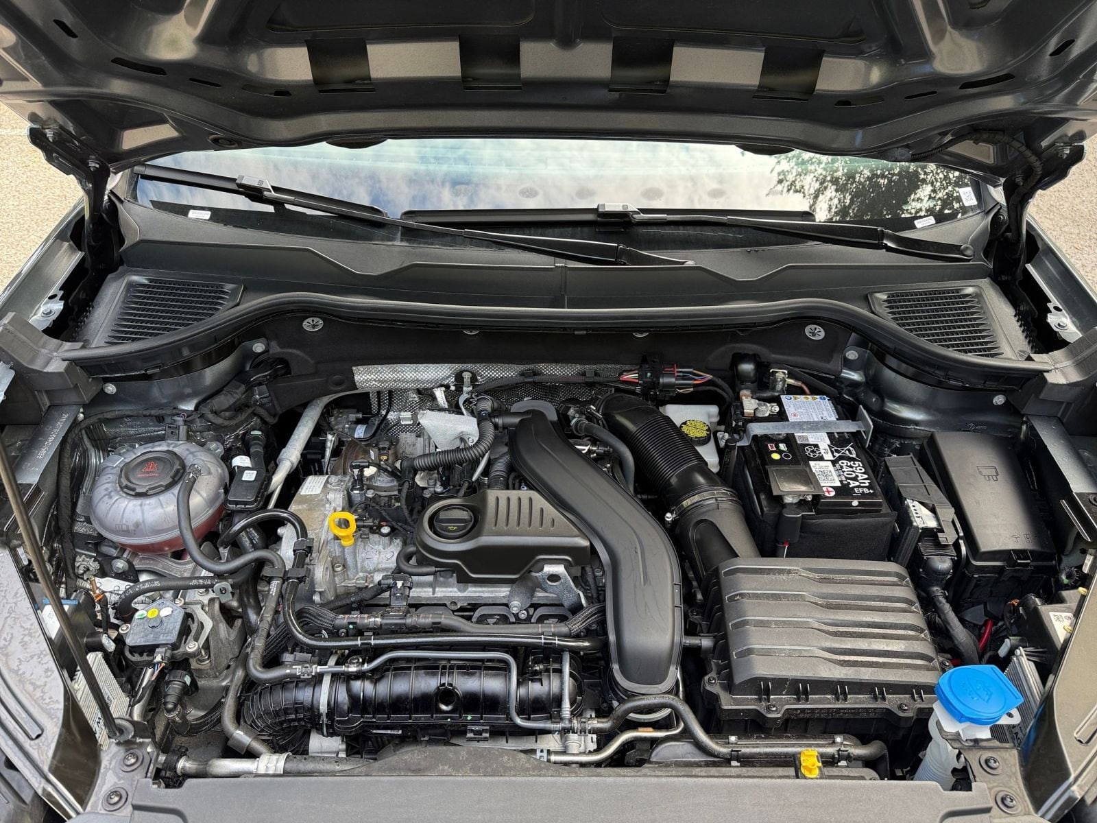 Thumbnail: 2025 Volkswagen Taos - 25