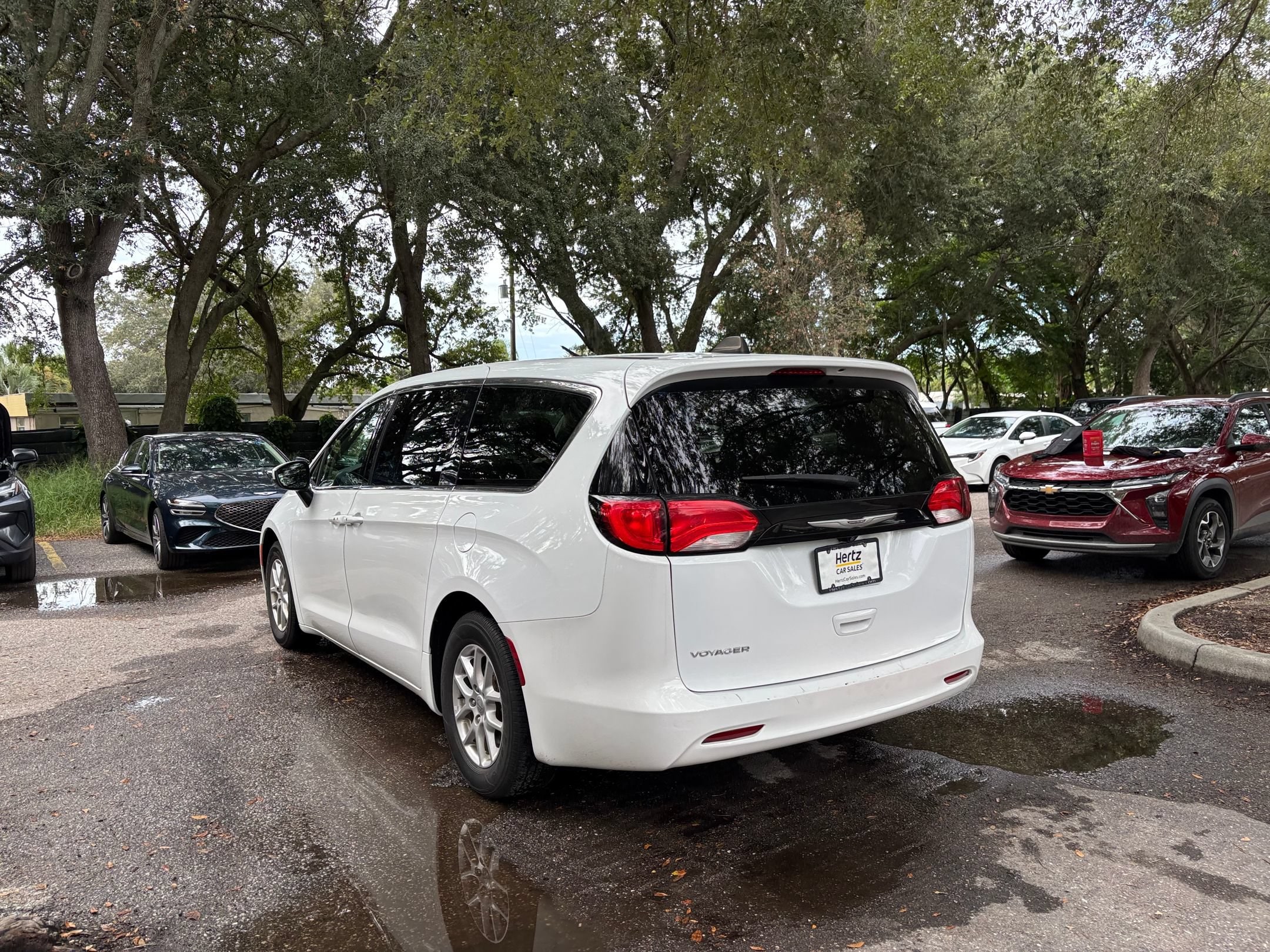 Thumbnail: 2023 Chrysler Voyager - 16